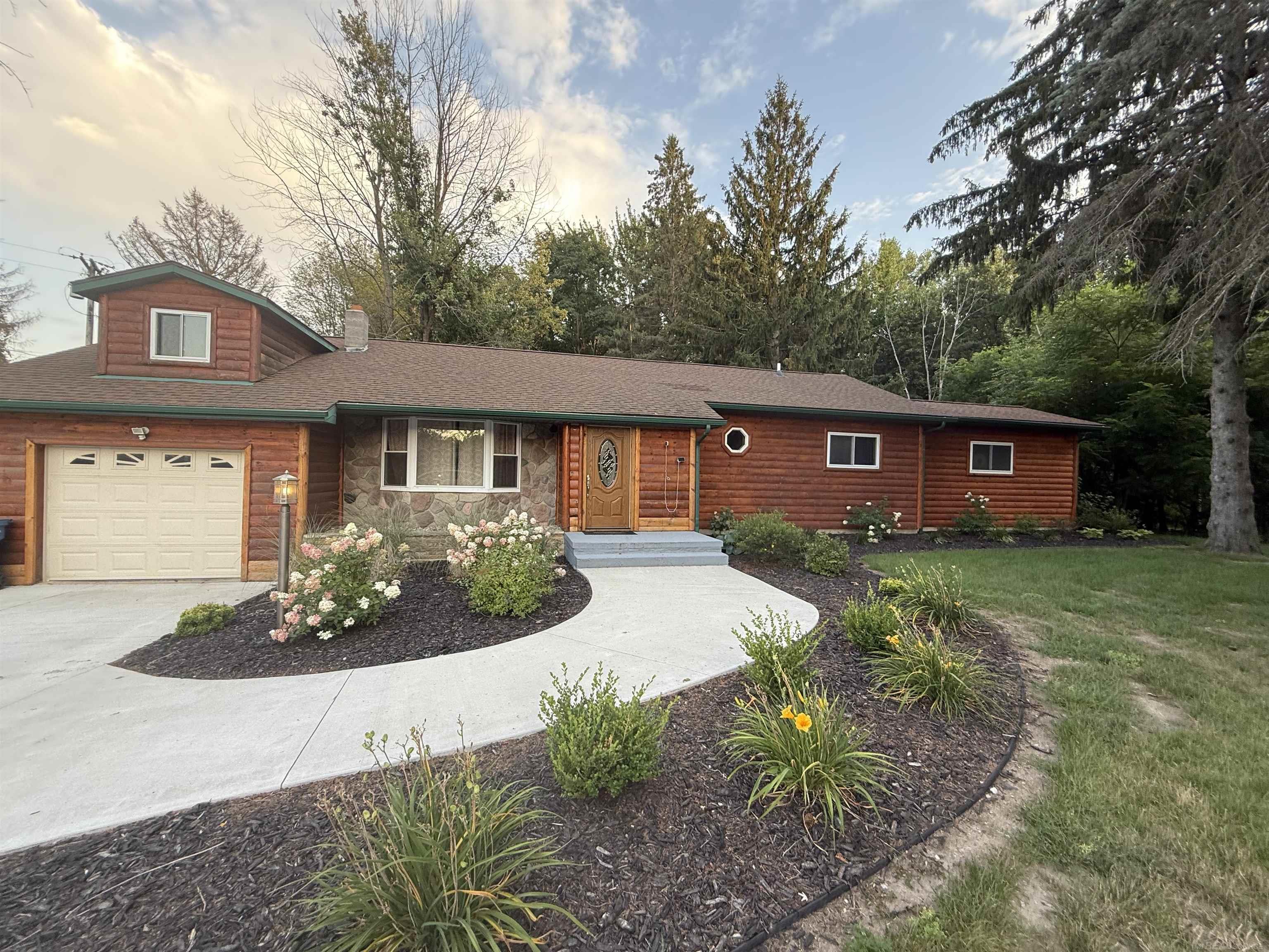 3067 W Huron Road Property Photo 1