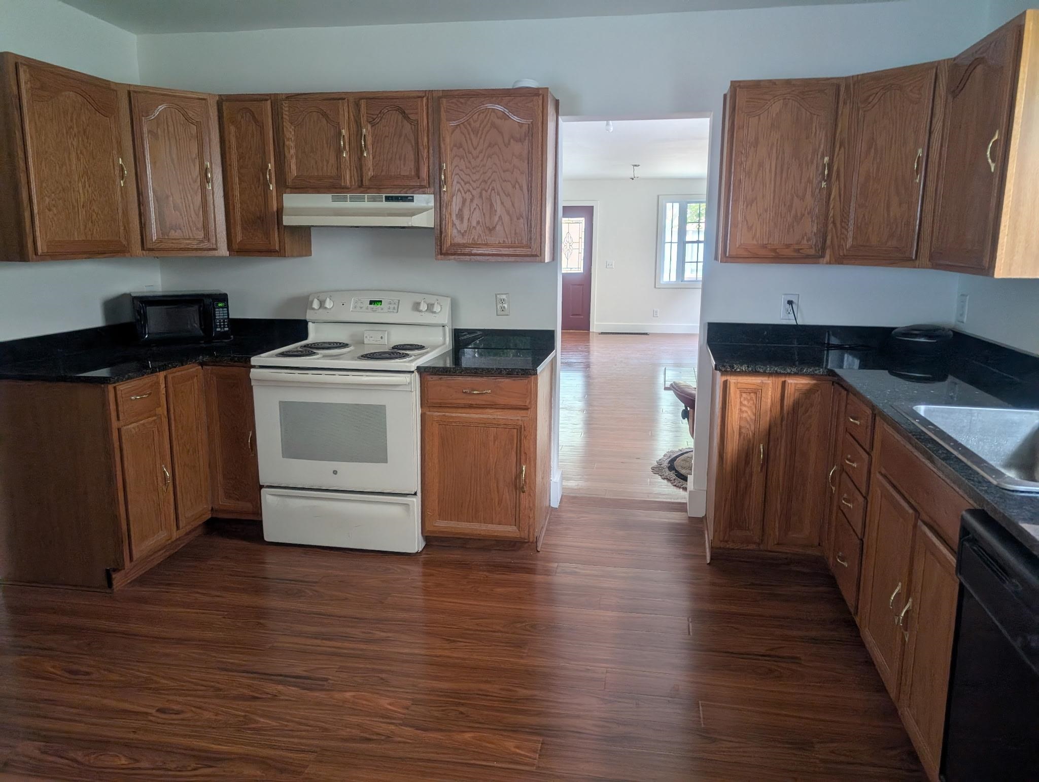 902 Litchfield Street Property Photo 3