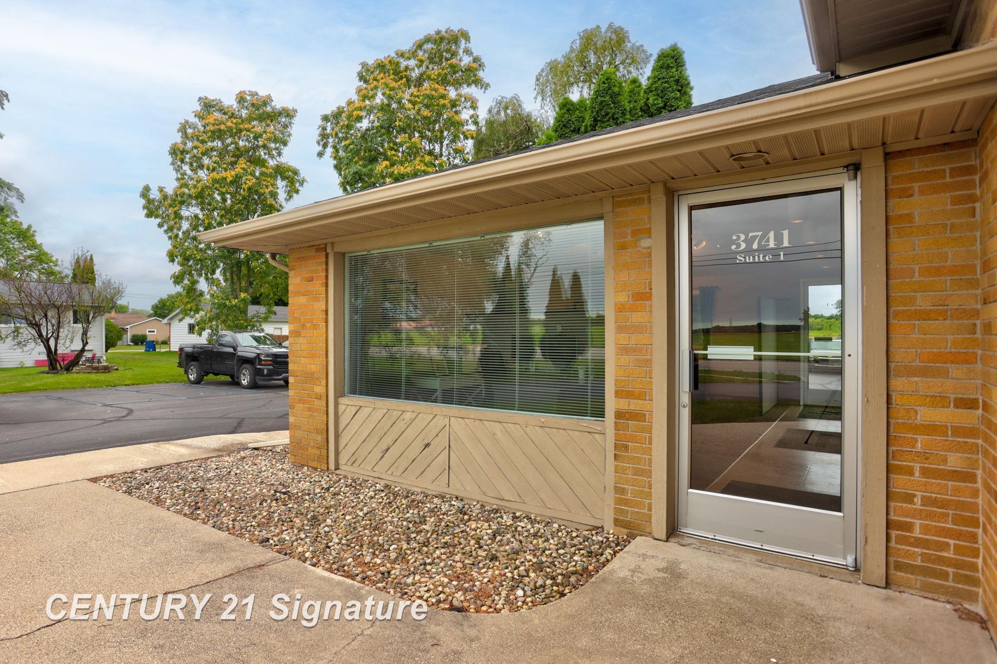 3741 Tittabawassee Road Property Photo 6