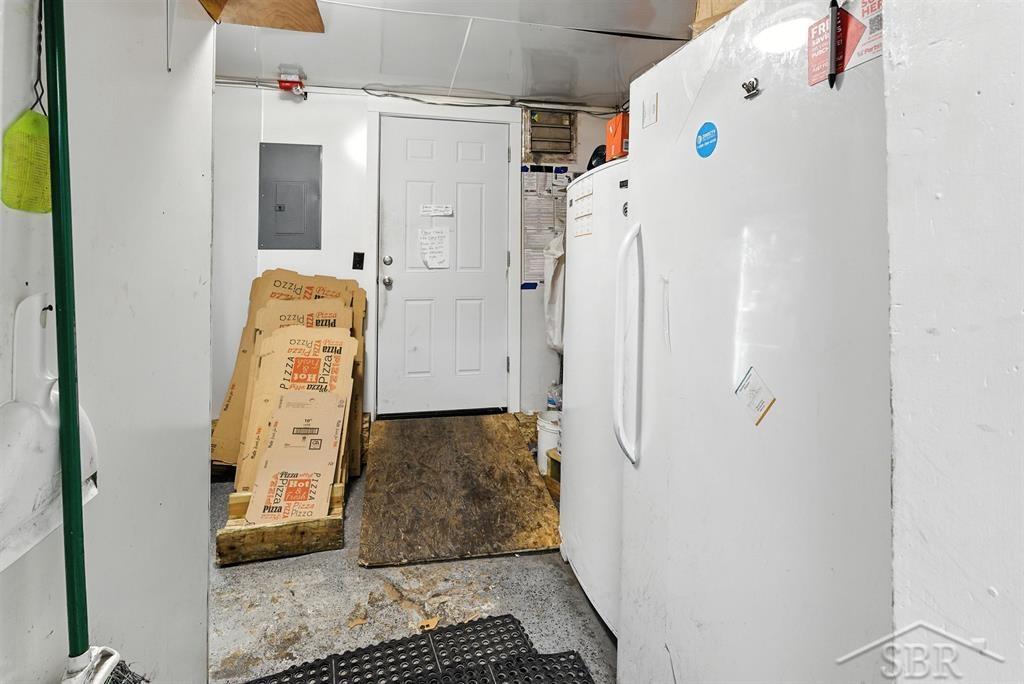 111 E Main Street Property Photo 20
