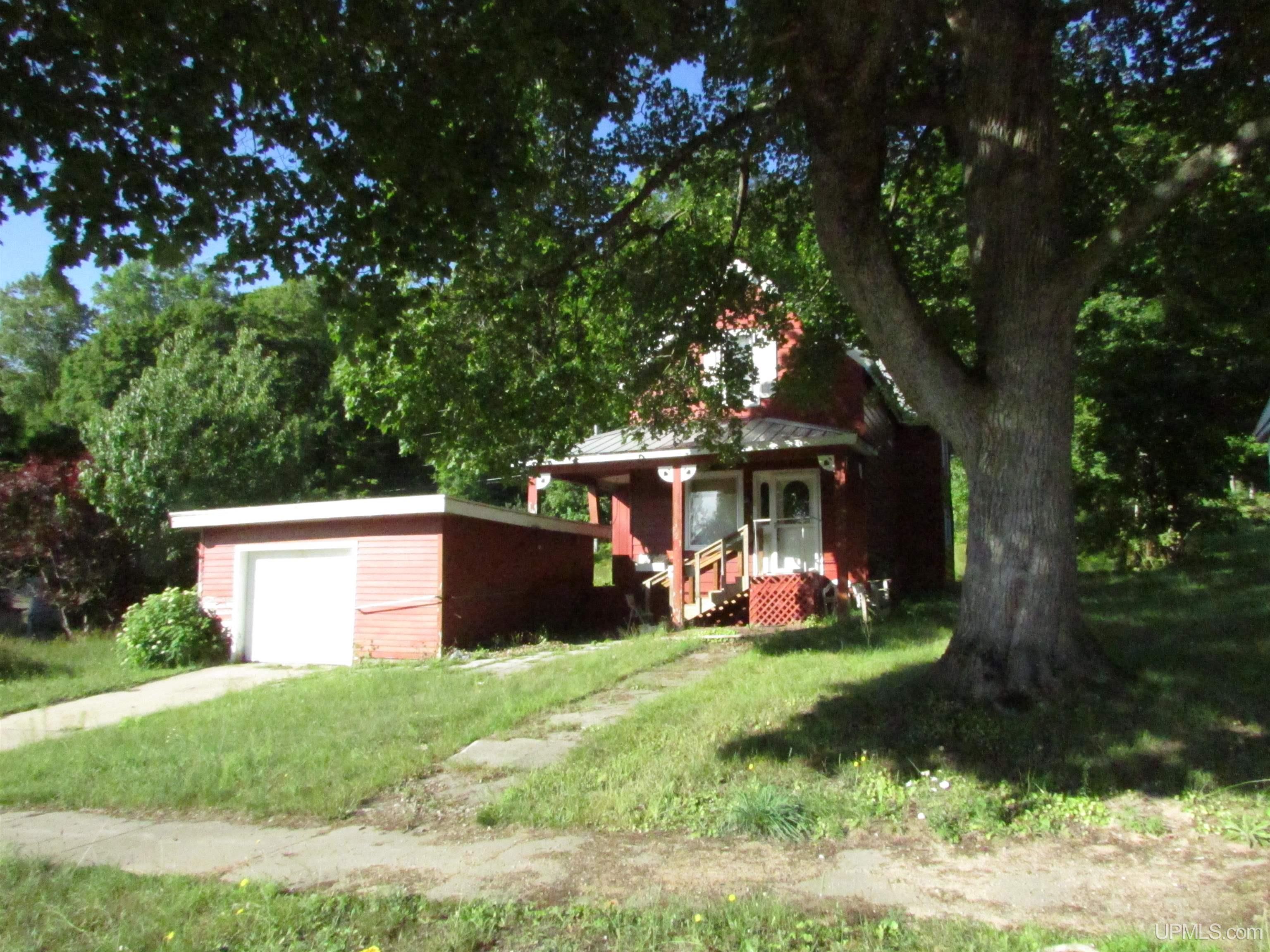 921 W Superior Street Property Photo 4
