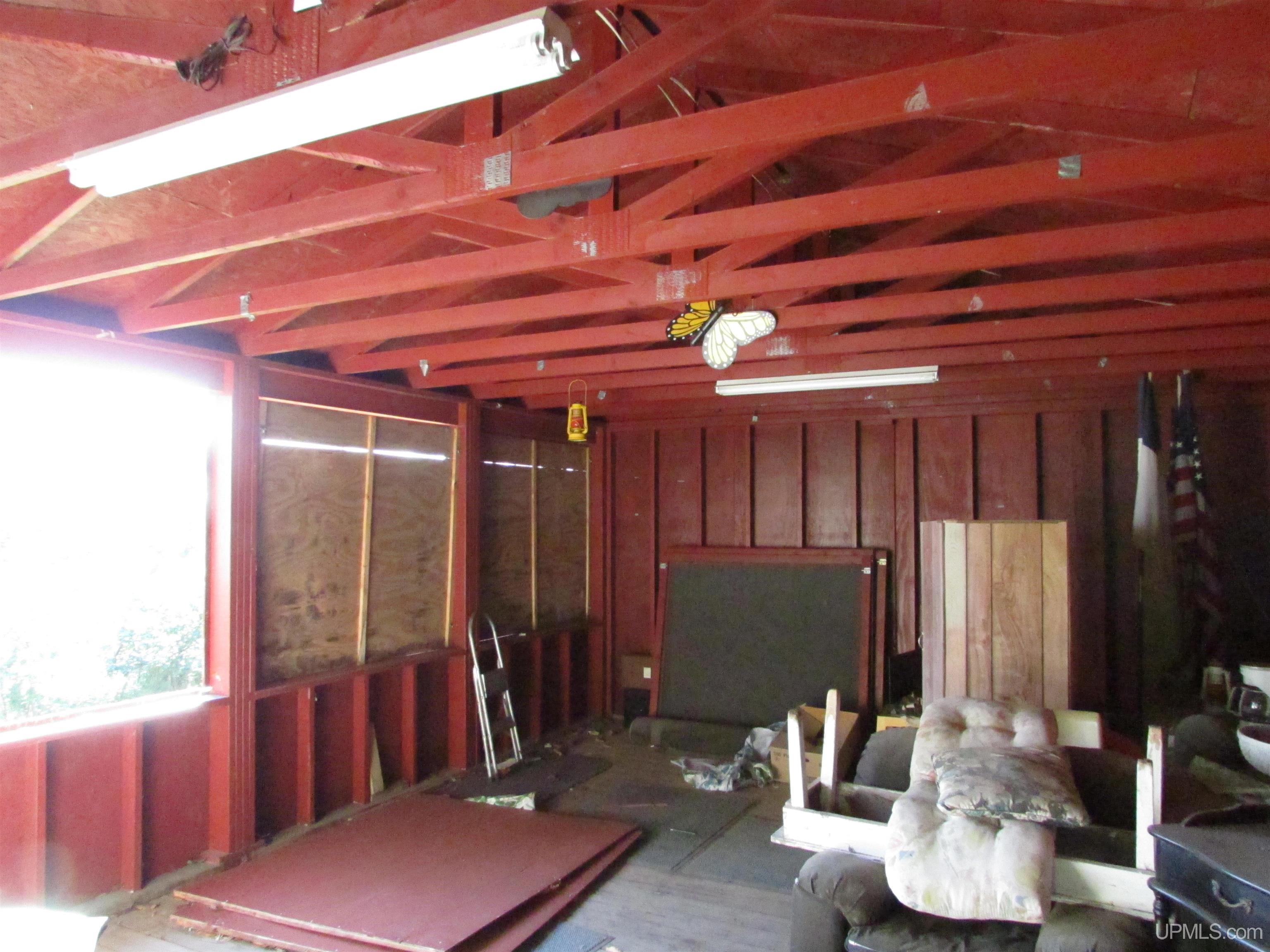 921 W Superior Street Property Photo 26