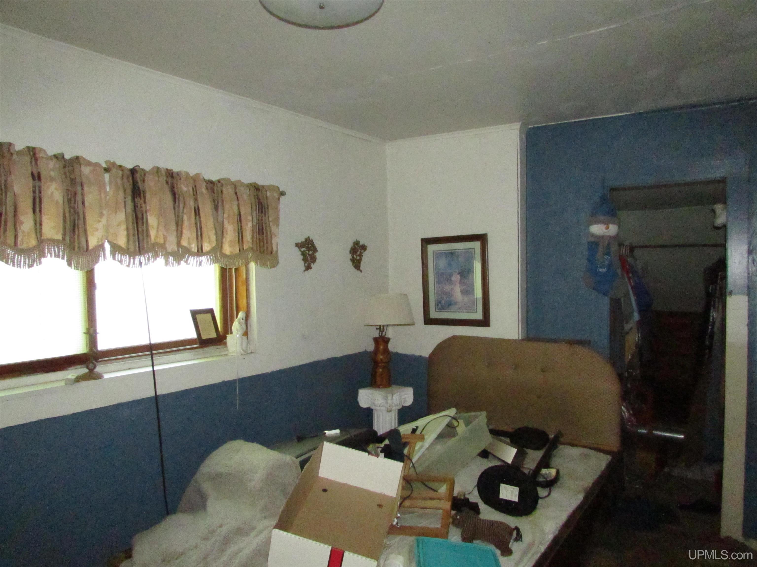 921 W Superior Street Property Photo 35