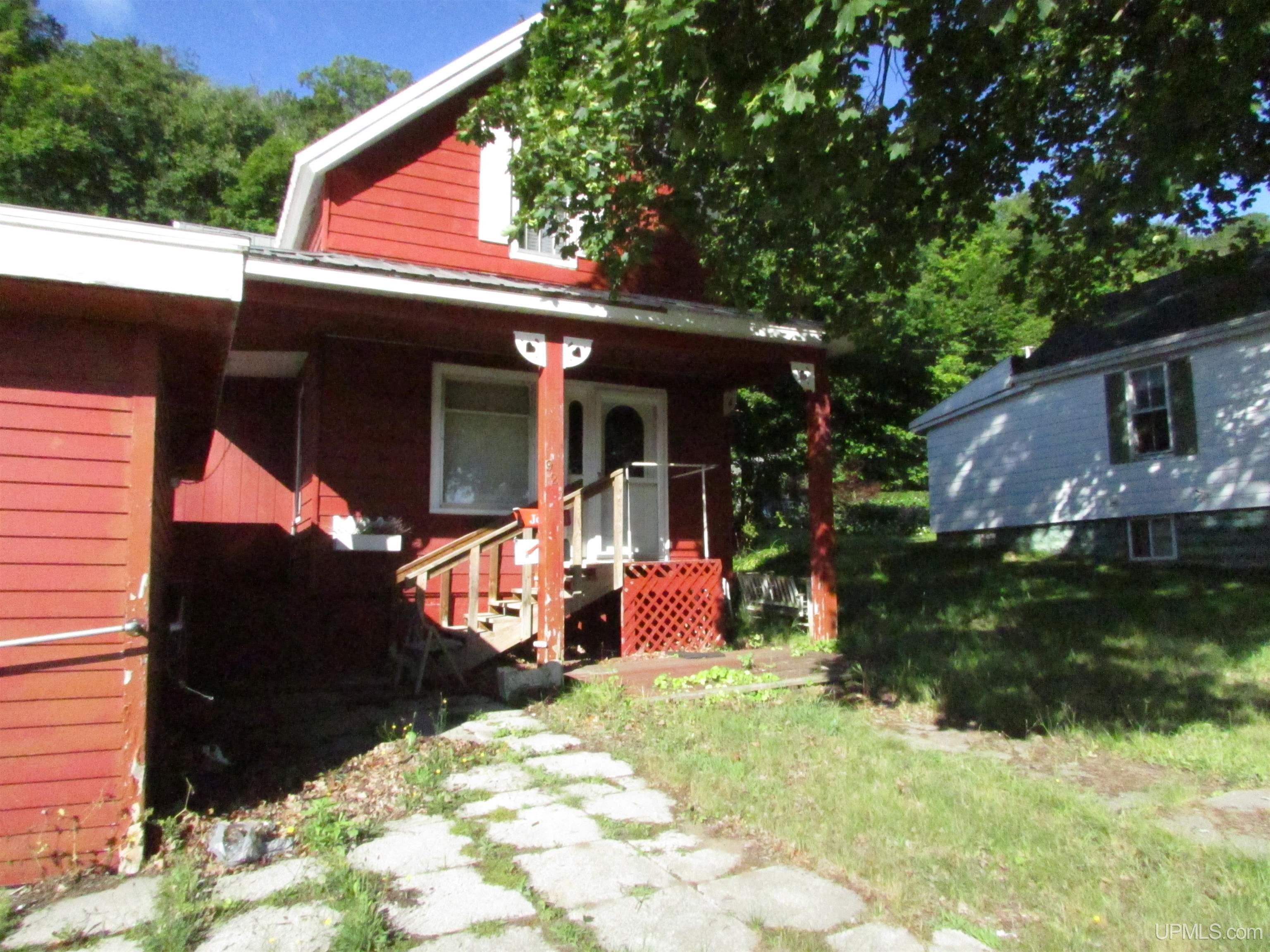 921 W Superior Street Property Photo 42