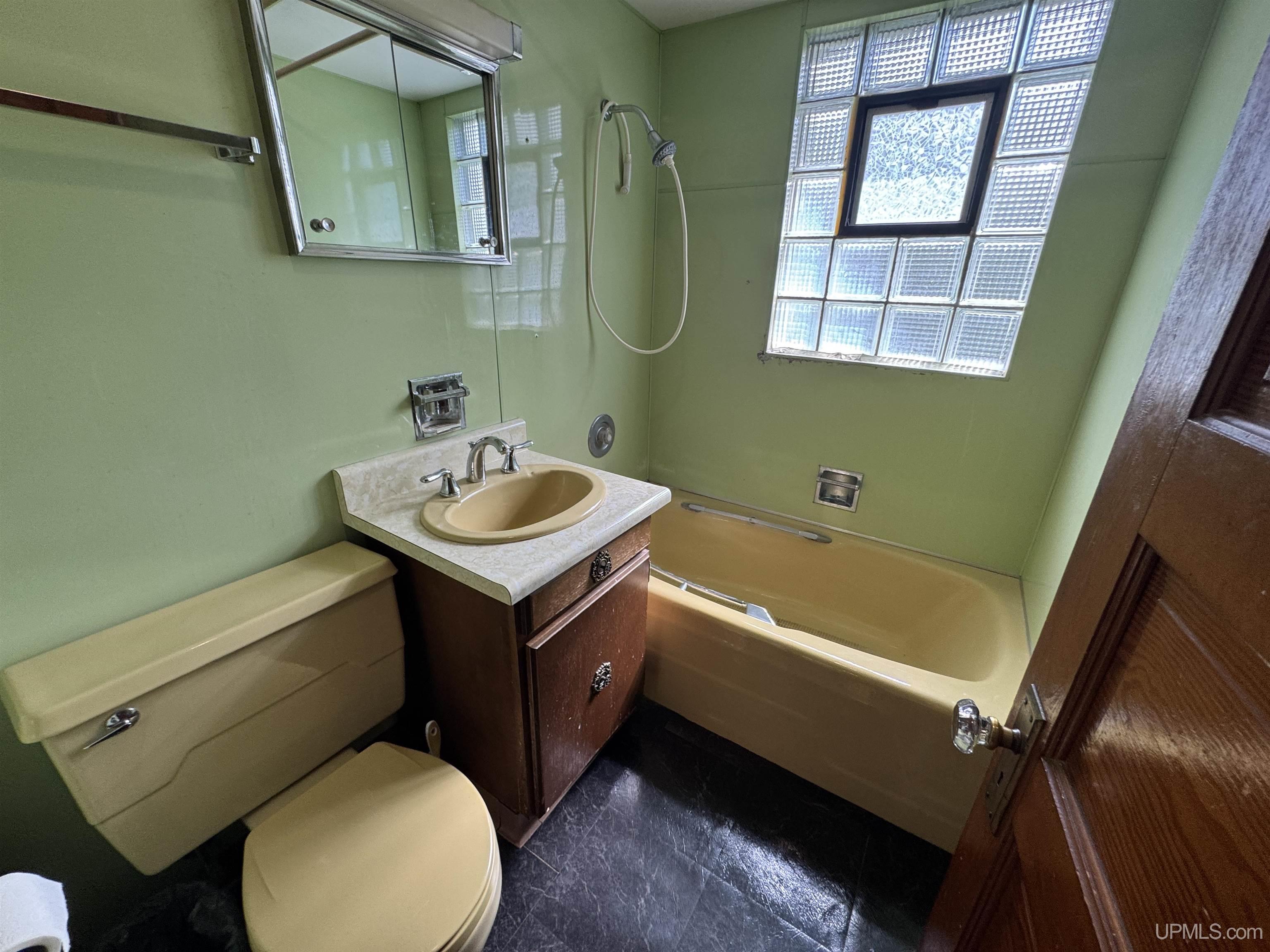 211 Michigan Avenue Property Photo 12
