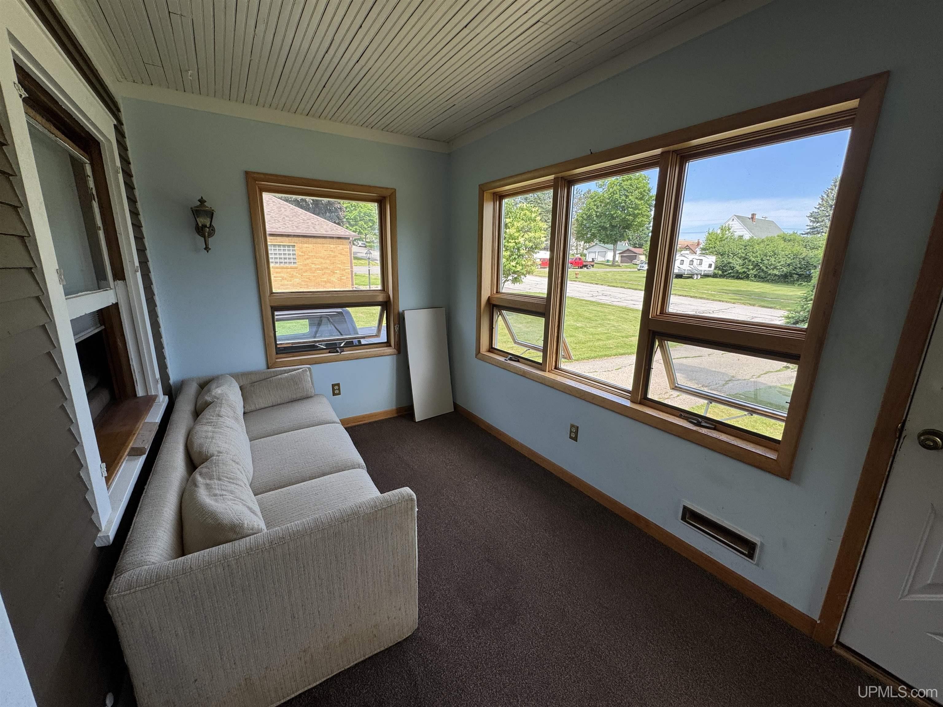 211 Michigan Avenue Property Photo 14