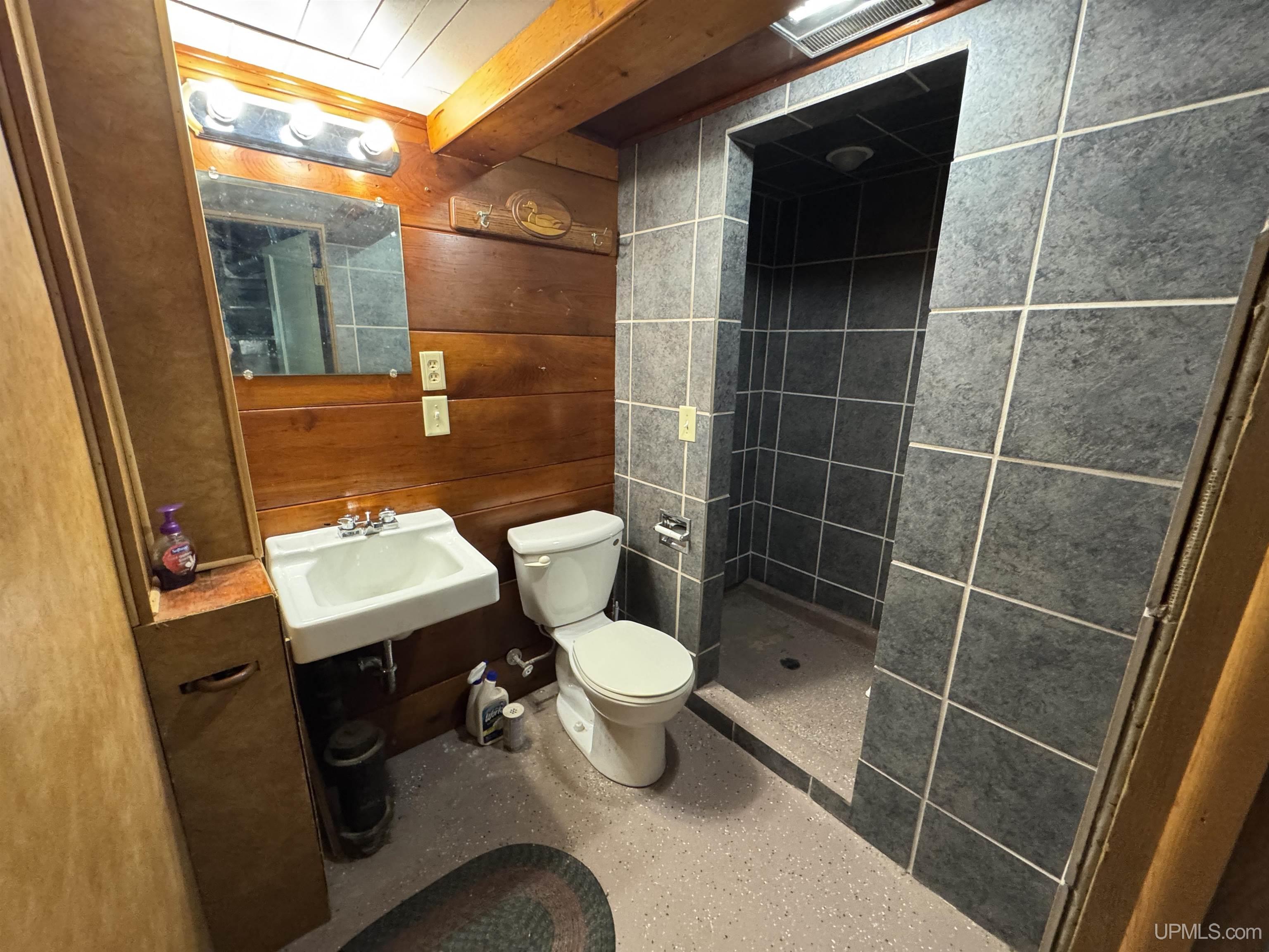 211 Michigan Avenue Property Photo 20