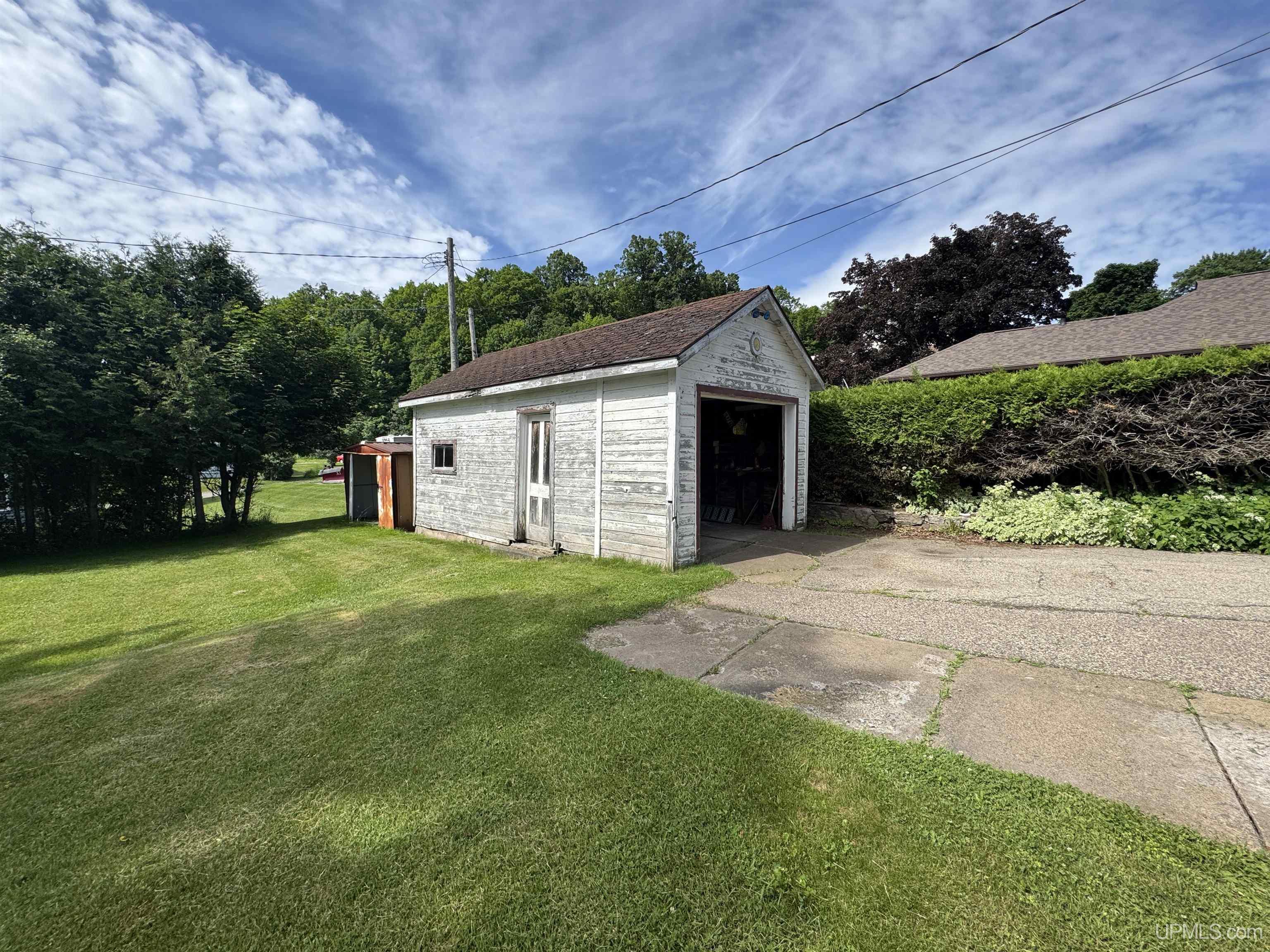 211 Michigan Avenue Property Photo 21