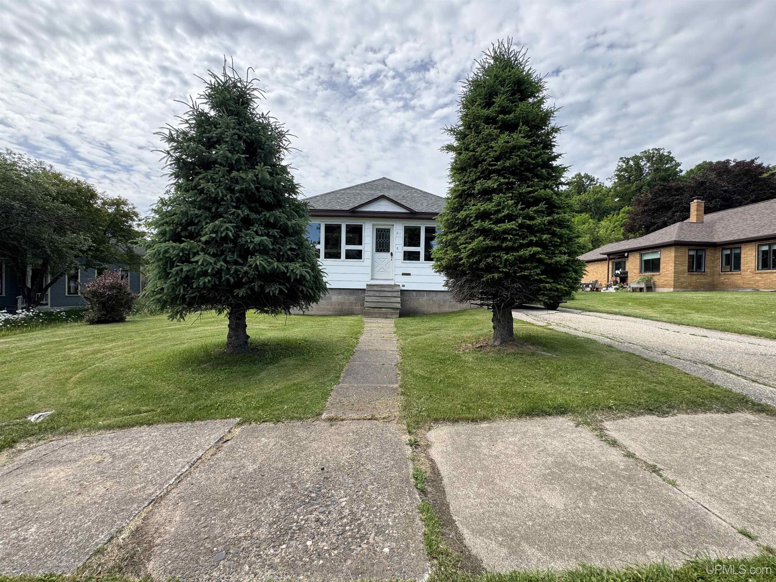 211 Michigan Avenue Property Photo 25