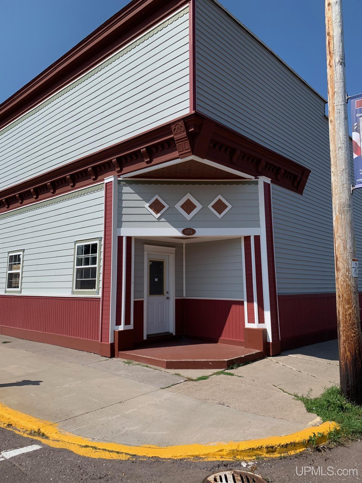 101 Hecla Street Property Photo 1
