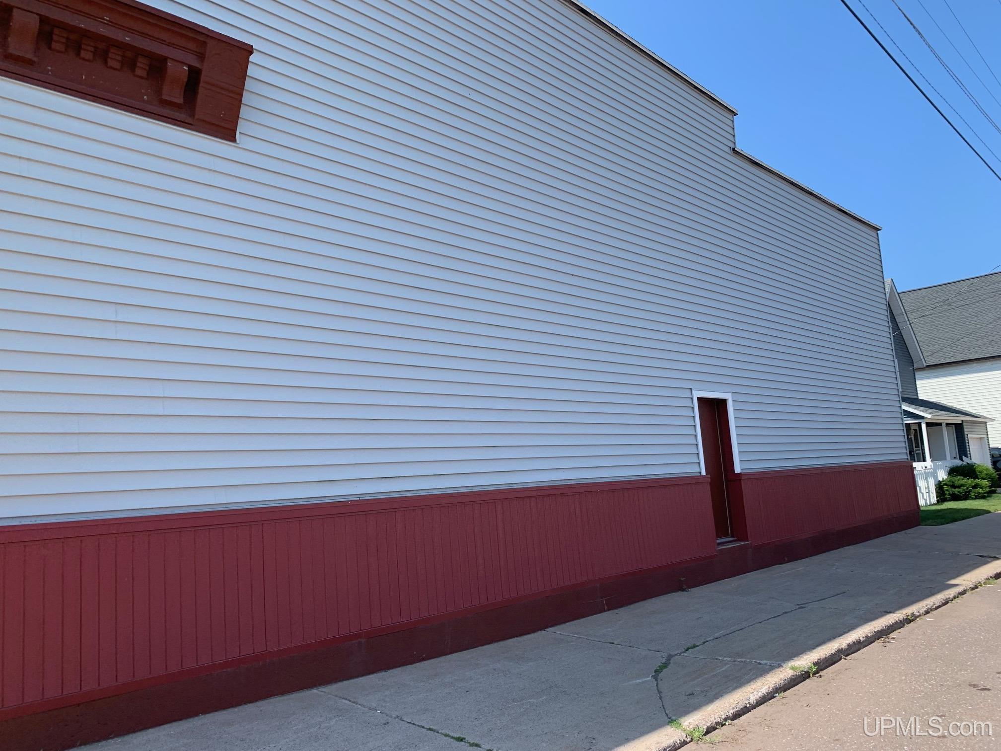 101 Hecla Street Property Photo 2