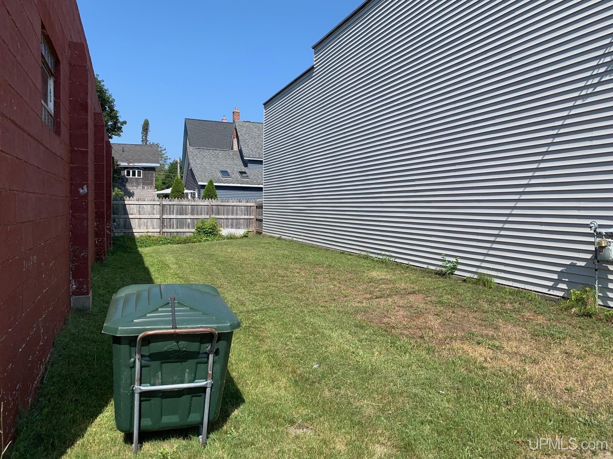 101 Hecla Street Property Photo 5
