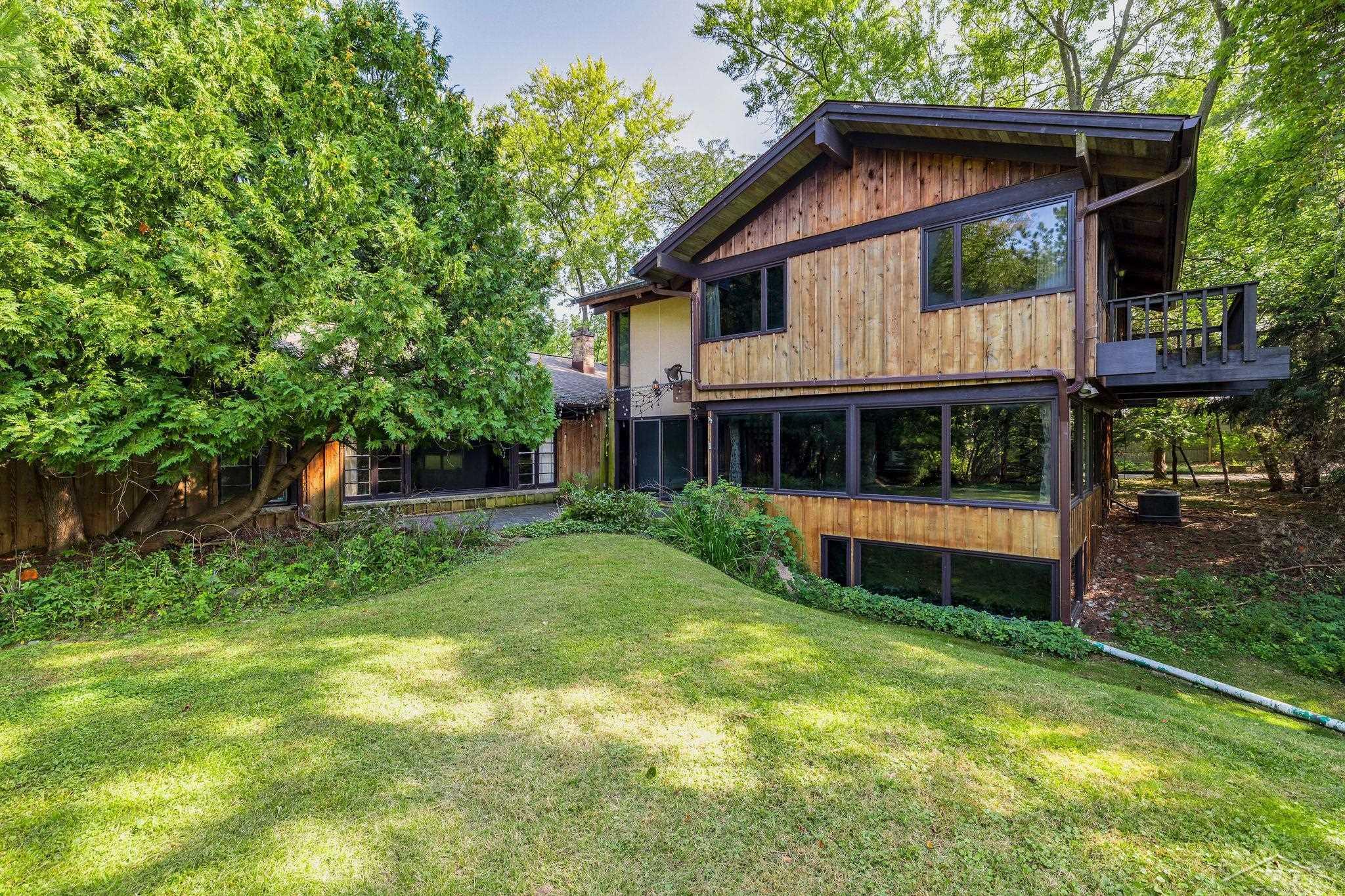4535 N River Road Property Photo 1