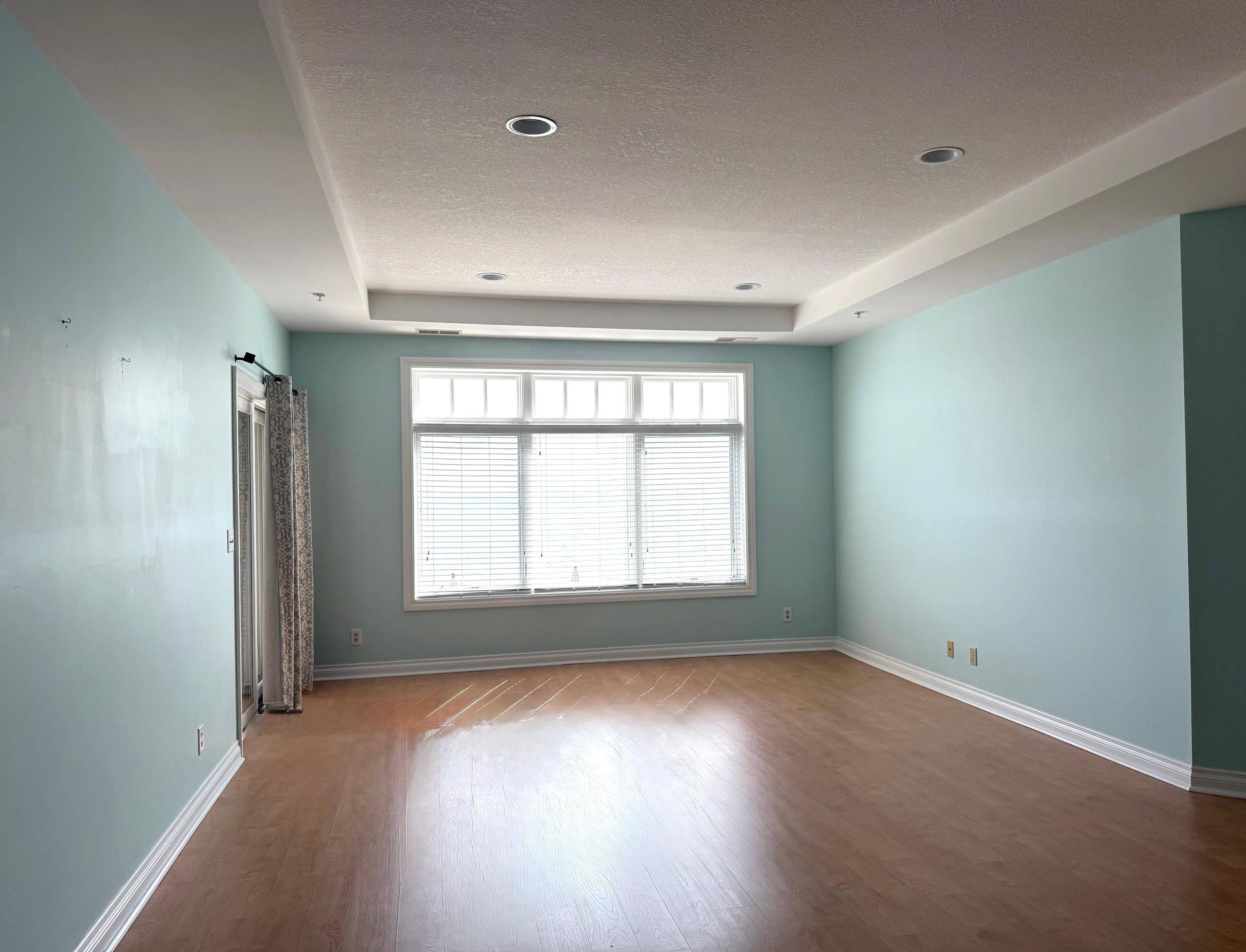 576 N Huron Unit 102 Road Property Photo 3