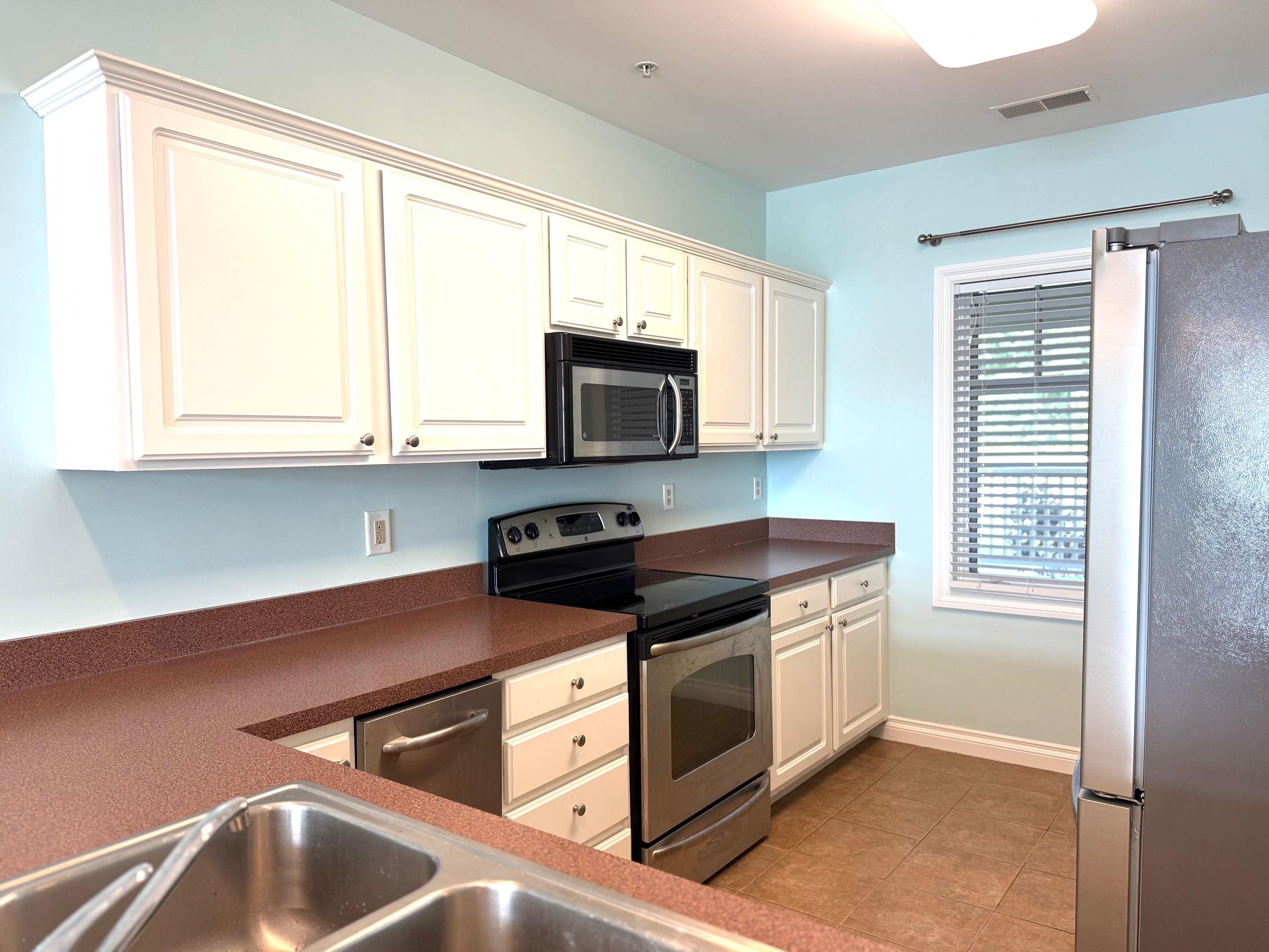 576 N Huron Unit 102 Road Property Photo 5