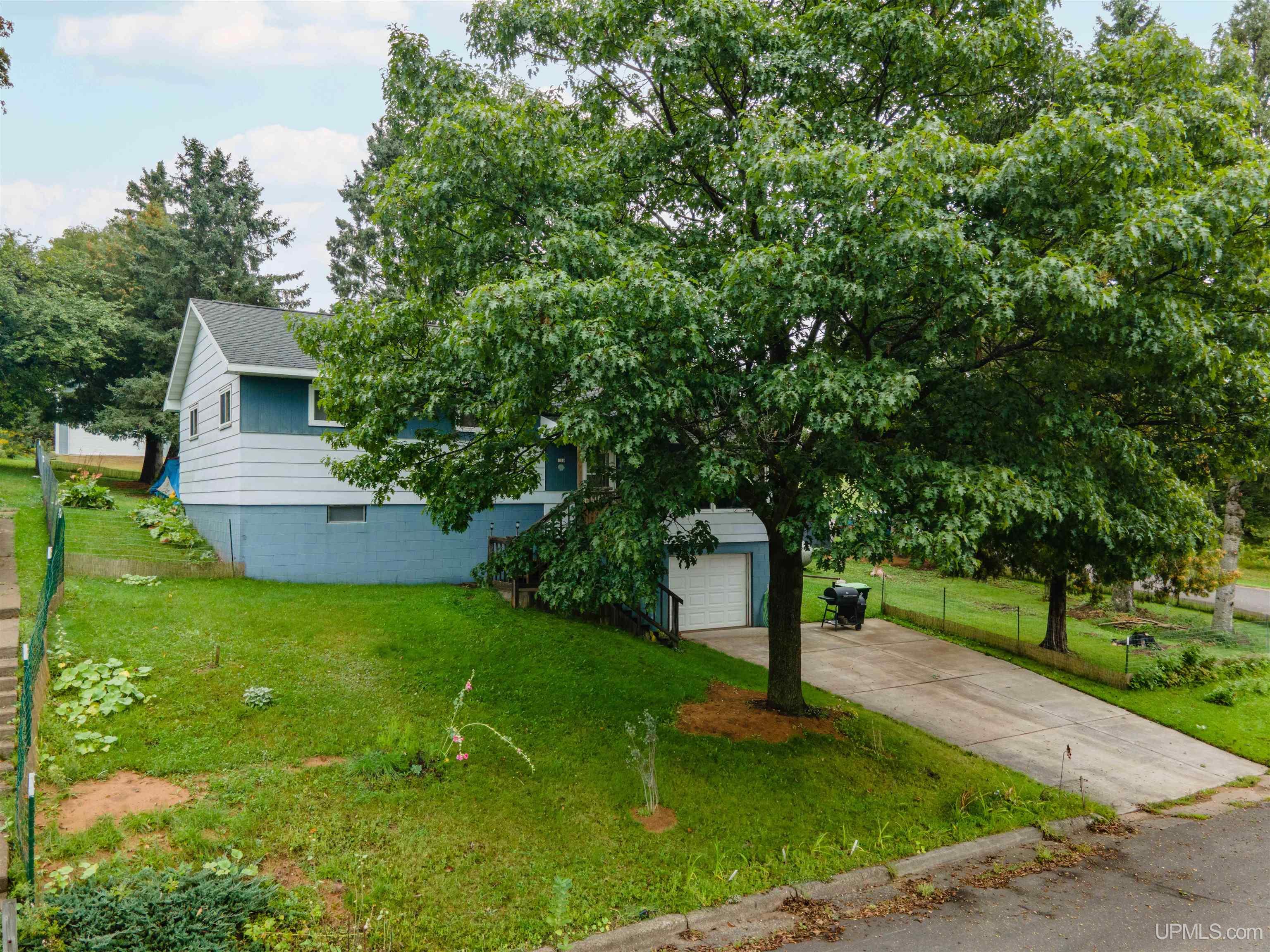 106 3rd Street Property Photo 1