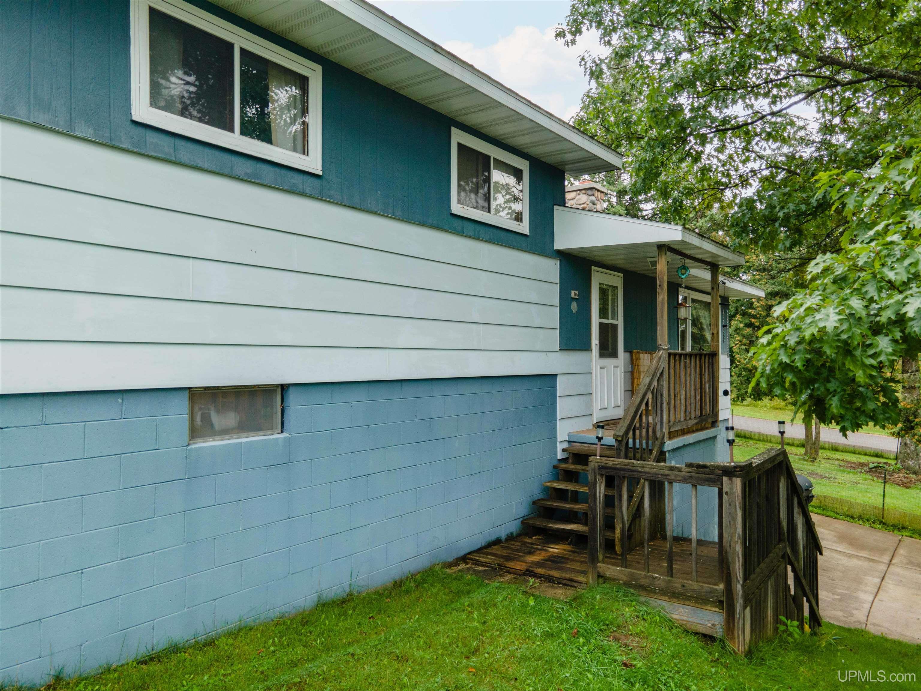 106 3rd Street Property Photo 2