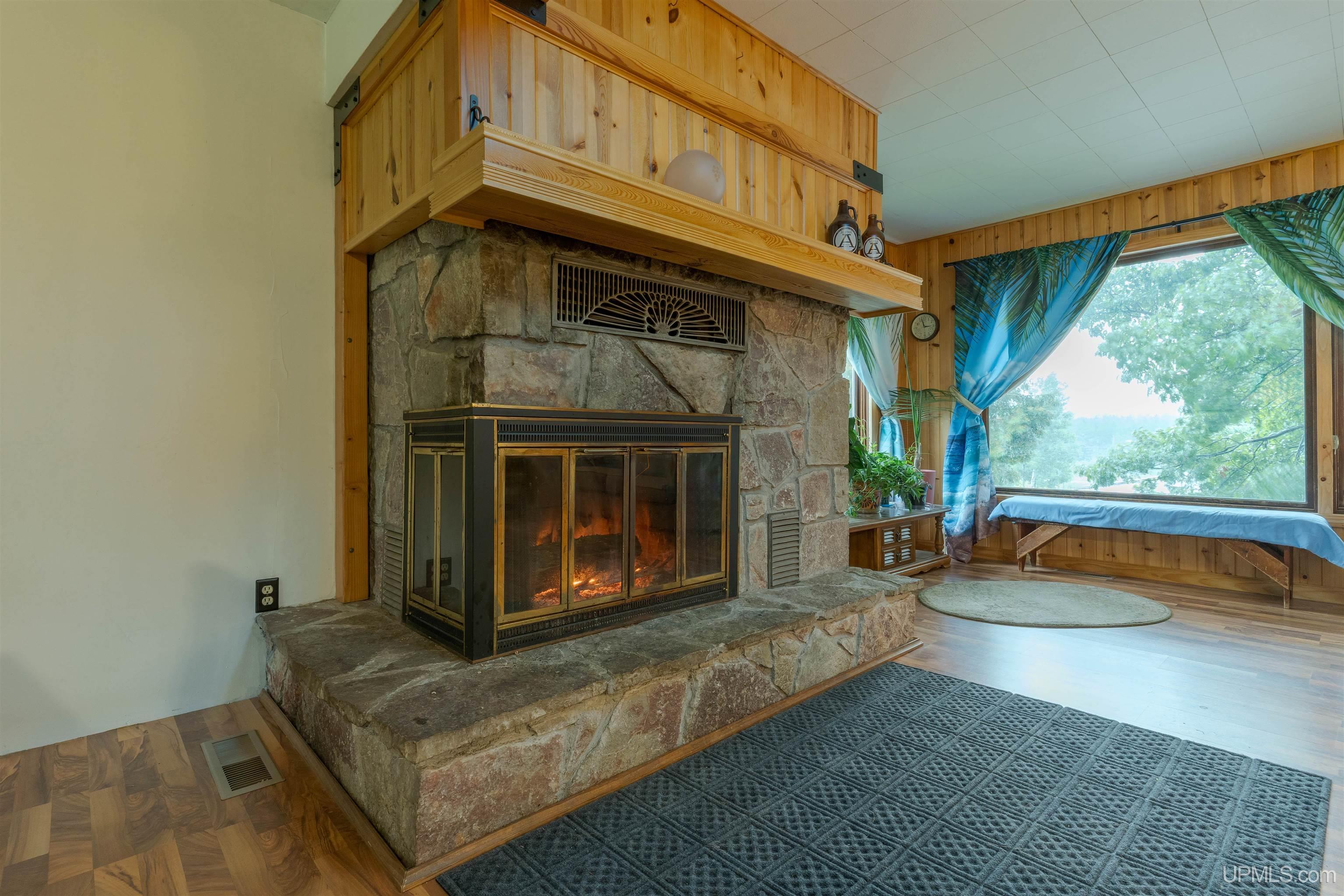 106 3rd Street Property Photo 5