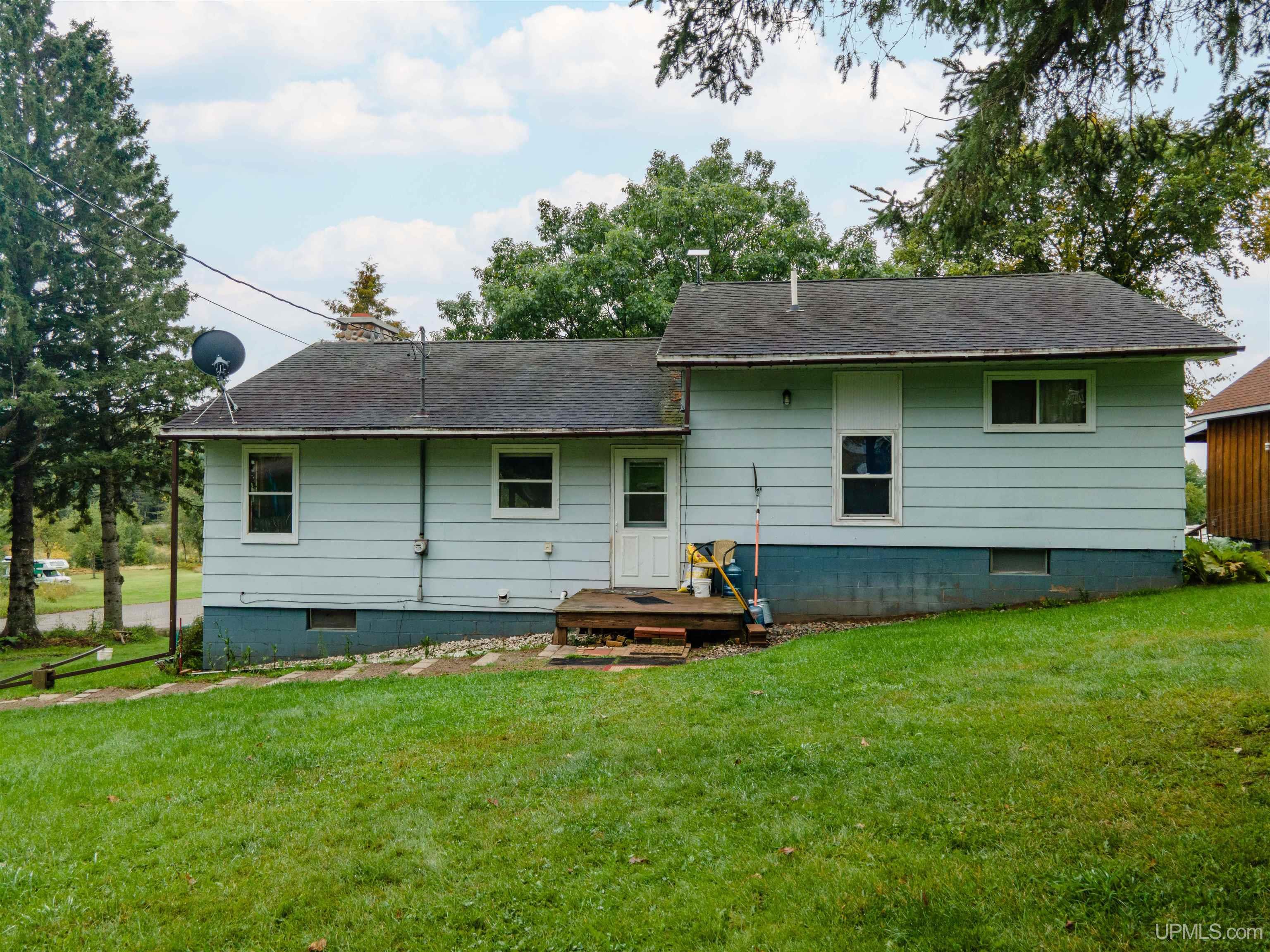 106 3rd Street Property Photo 28