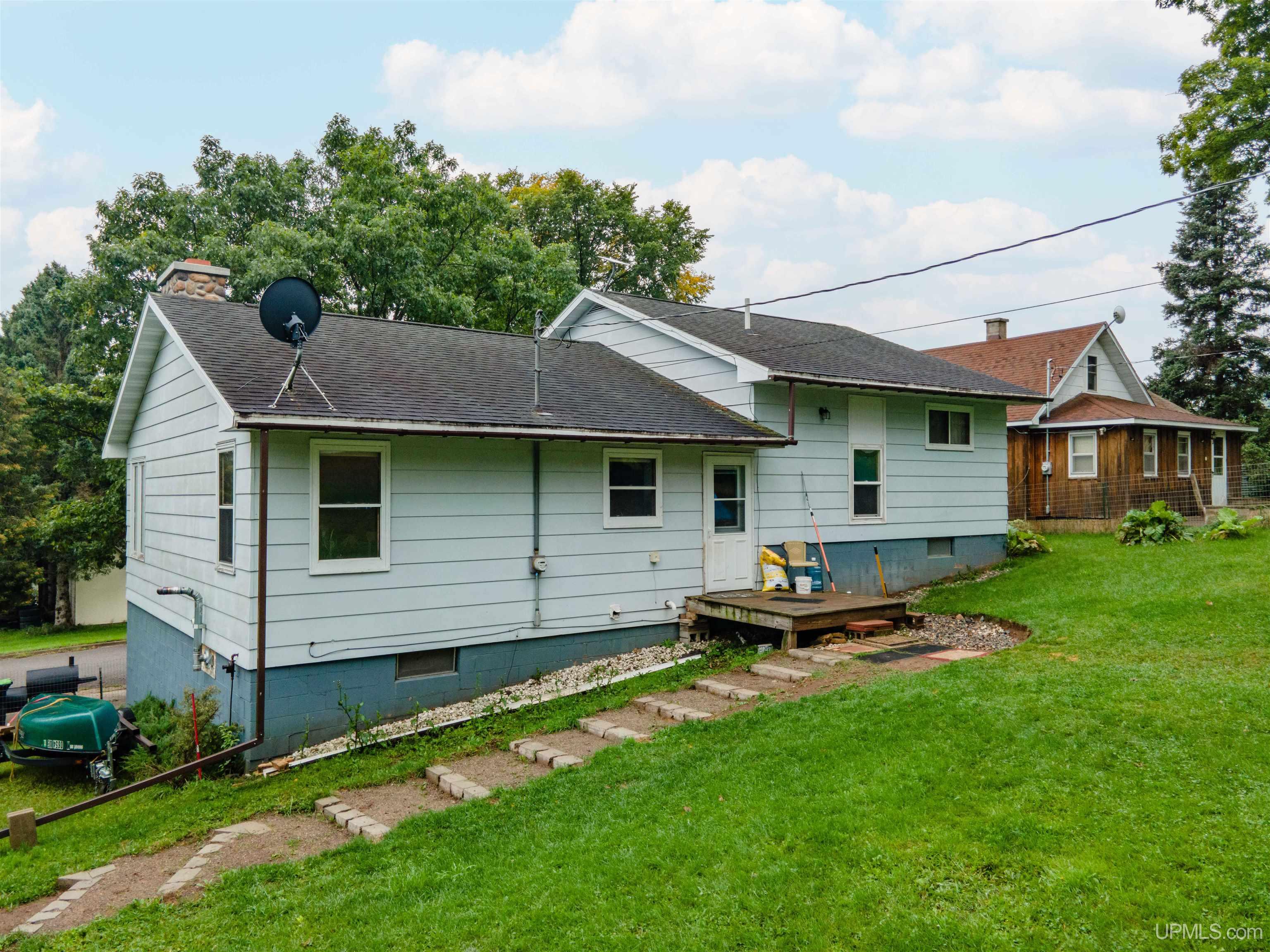 106 3rd Street Property Photo 29