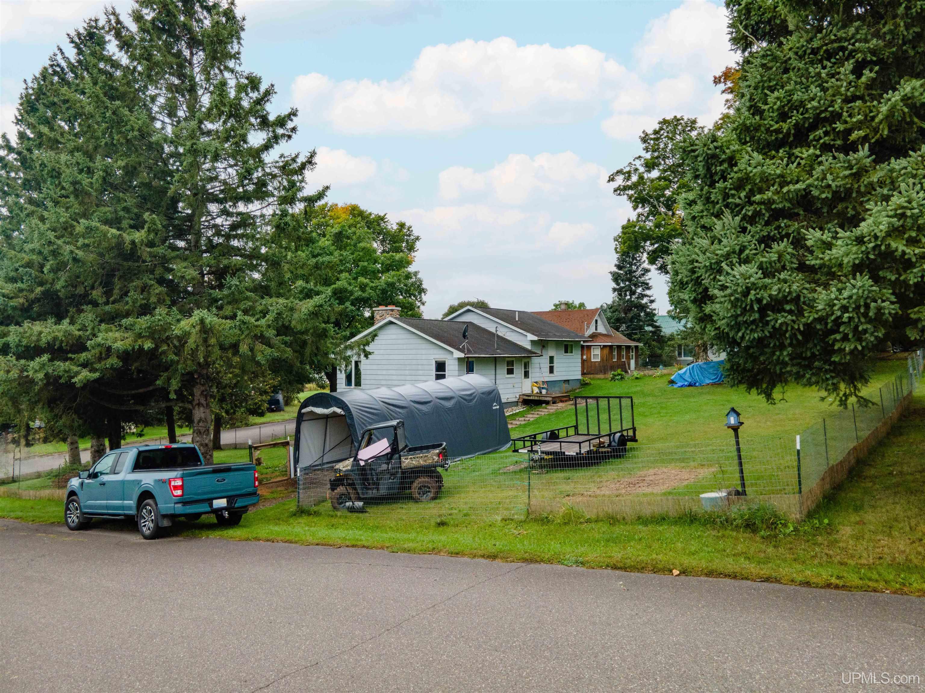 106 3rd Street Property Photo 31