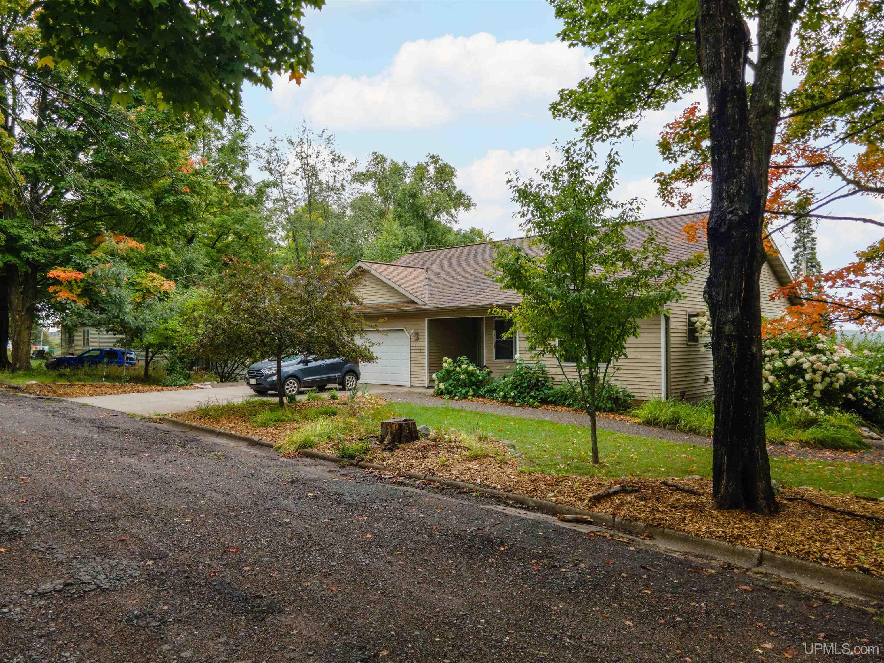 511 3rd Street Property Photo 1
