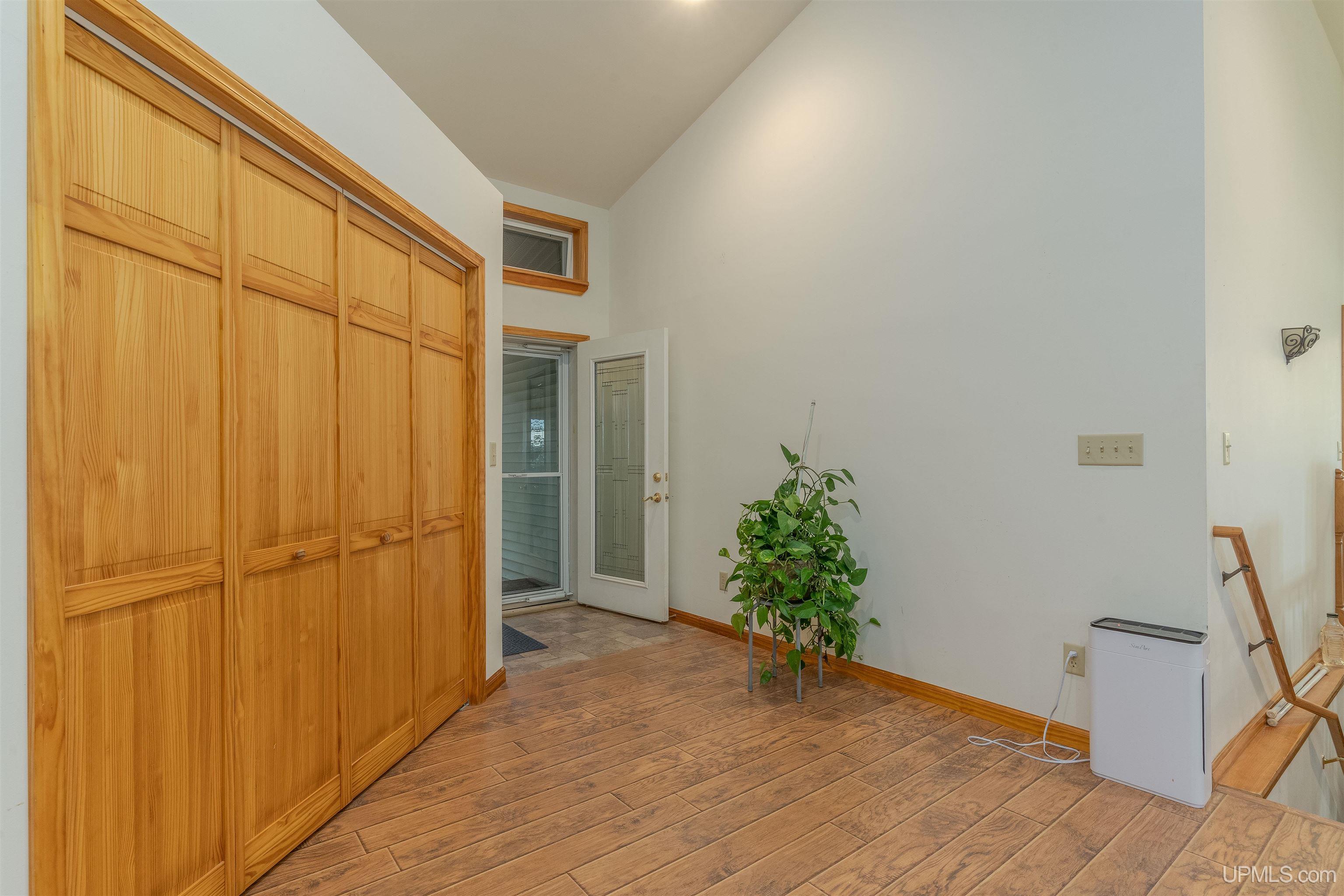511 3rd Street Property Photo 2