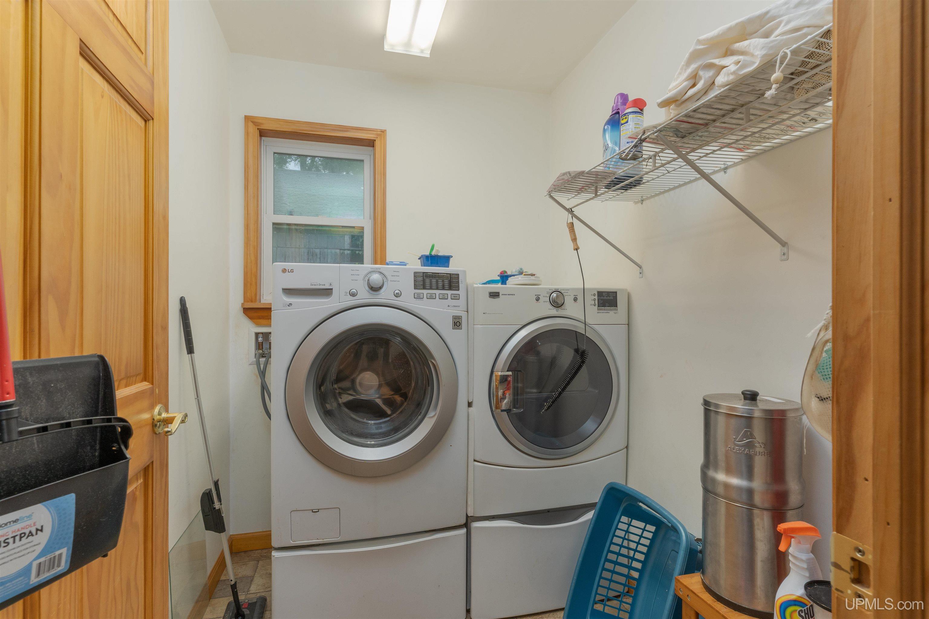 511 3rd Street Property Photo 9