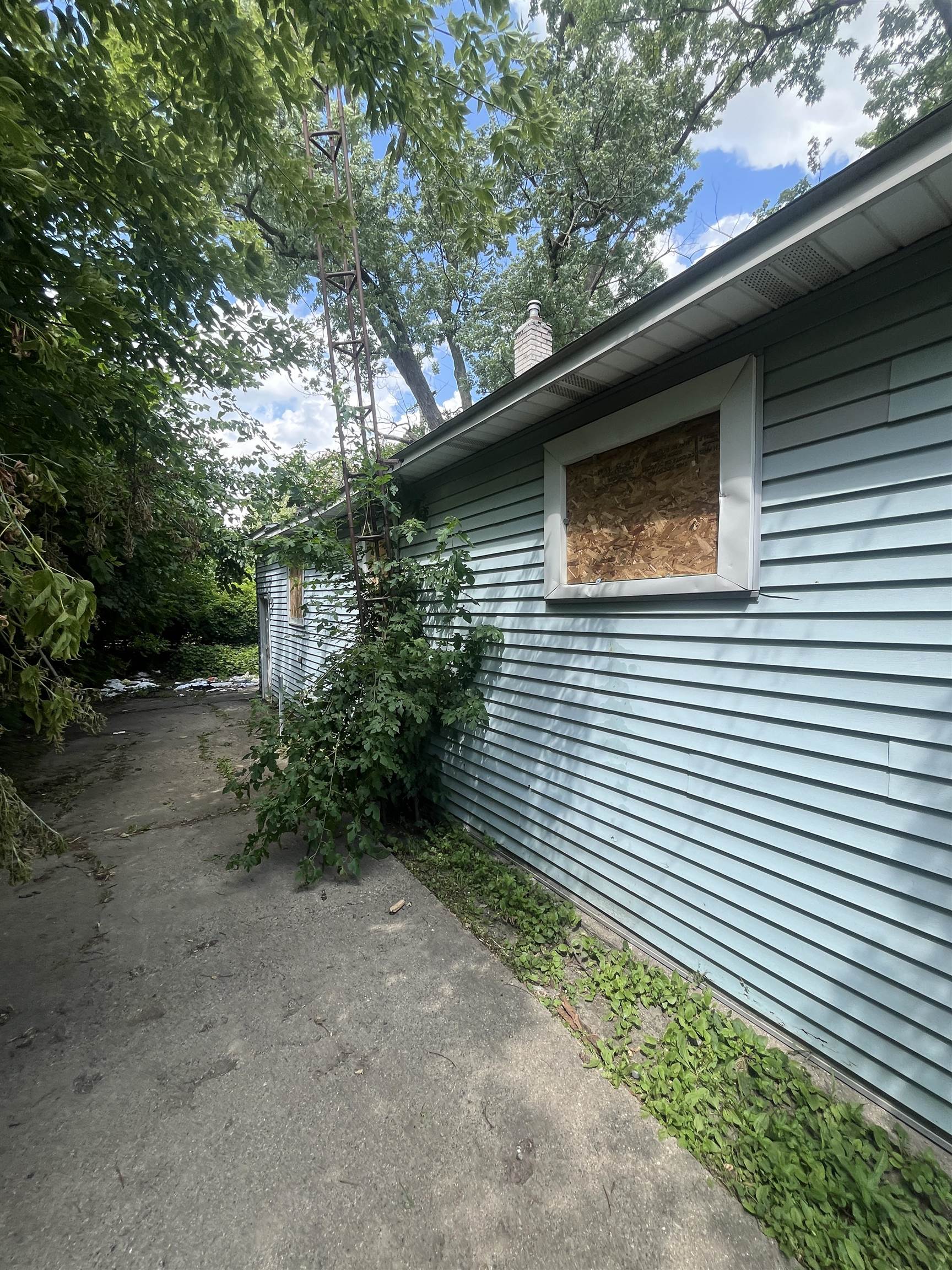 3617 Davison Road Property Photo 3