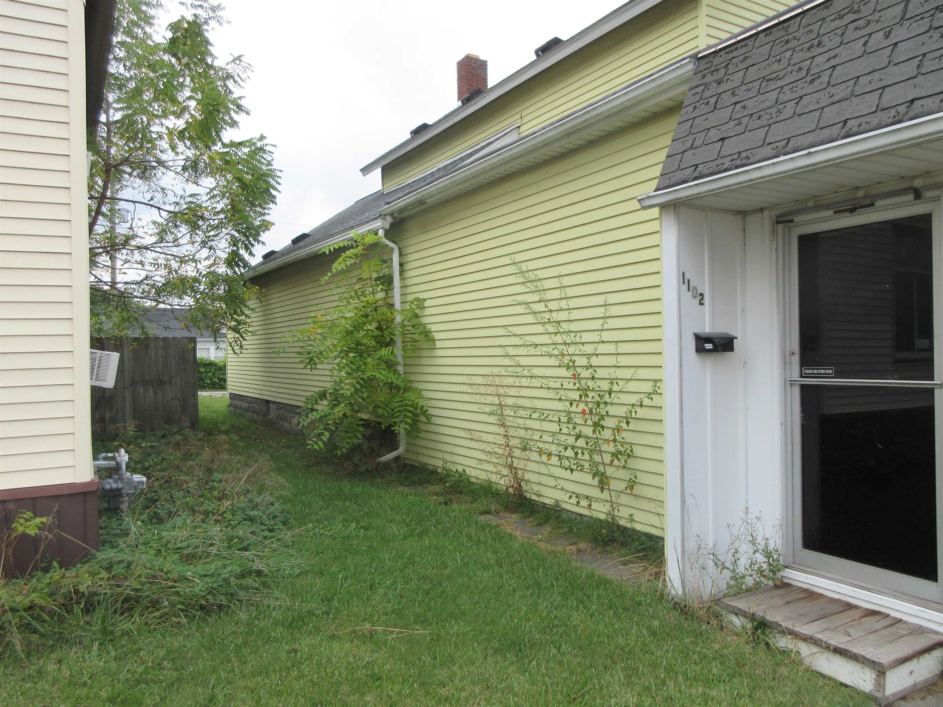 1100-1102 Garfield Avenue Property Photo 4