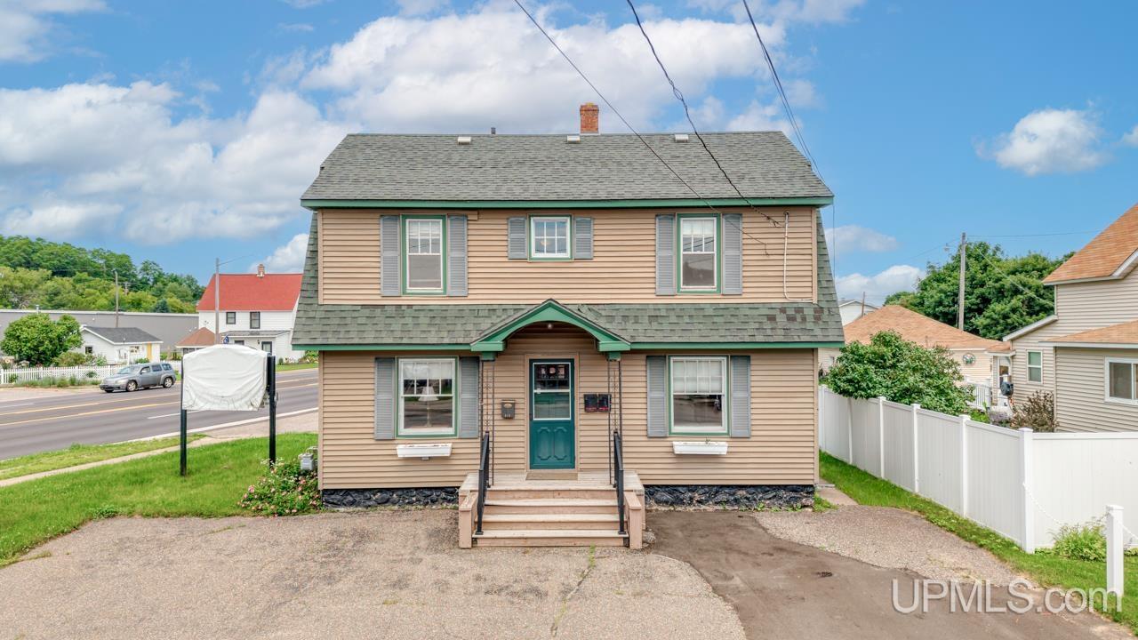 212 E Margaret Street Property Photo 1