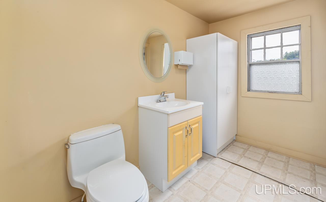 212 E Margaret Street Property Photo 13