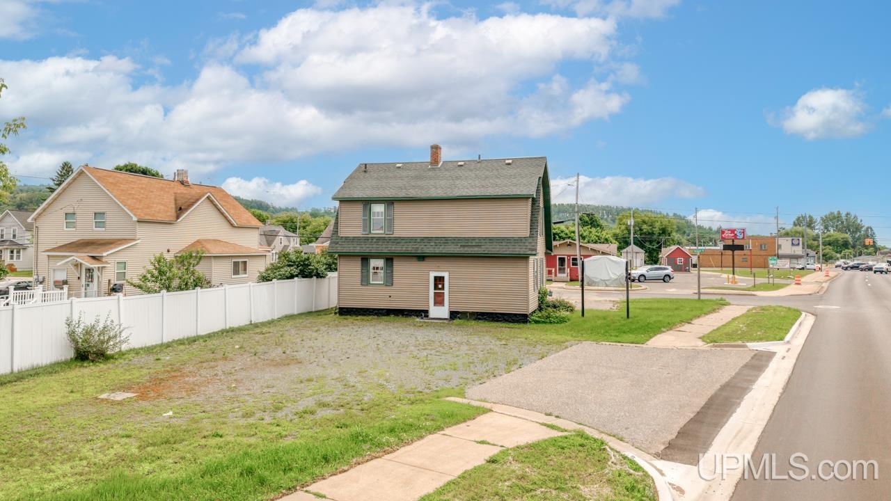 212 E Margaret Street Property Photo 19