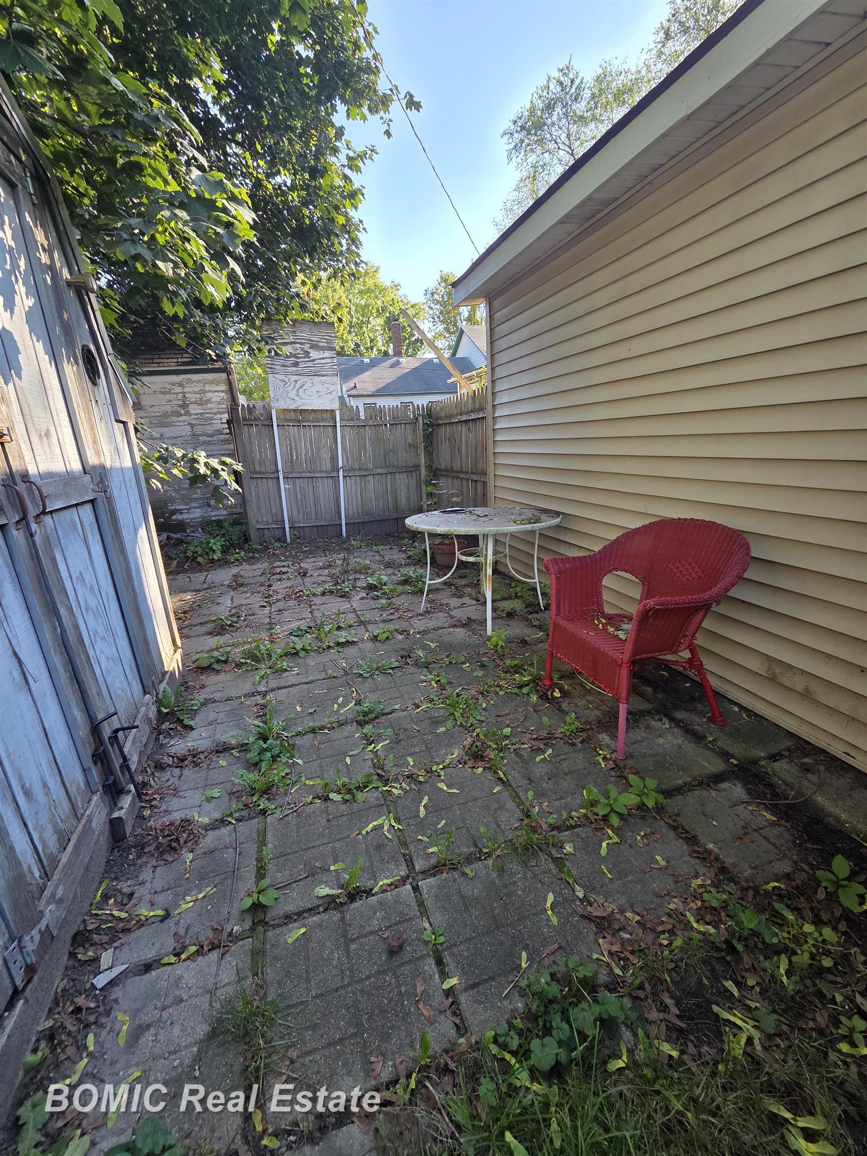 413 Franklin Street Property Photo 23