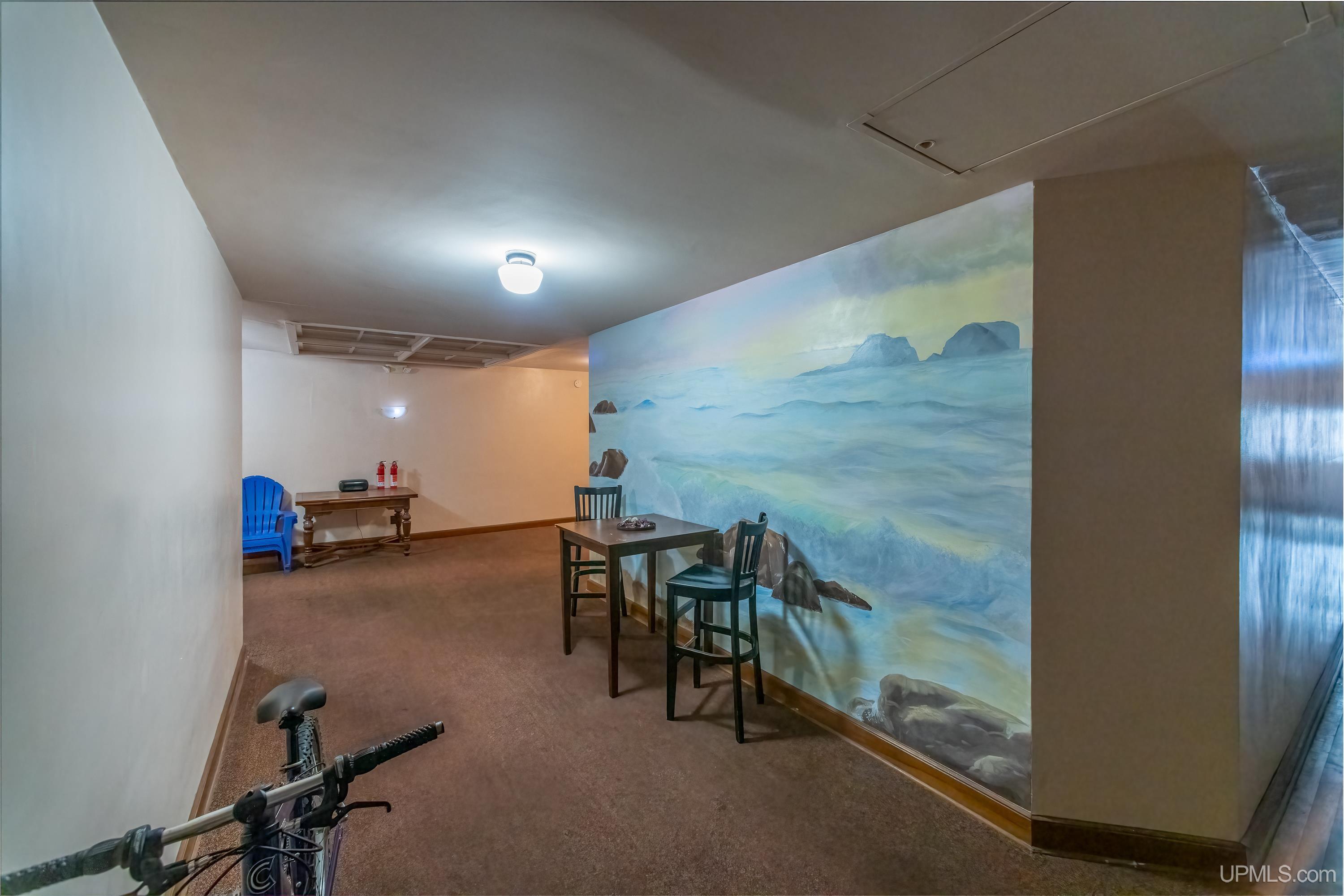 200 E Division Street Property Photo 7
