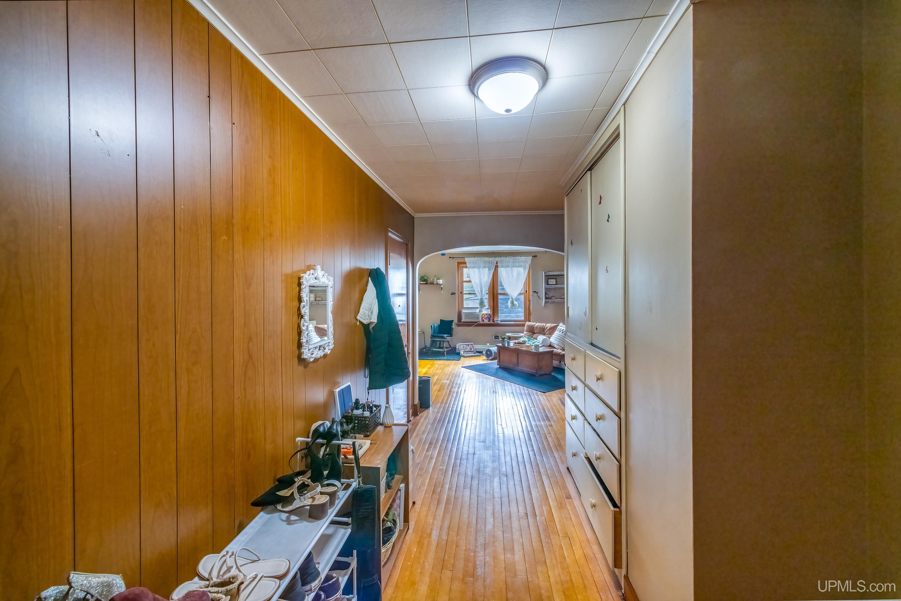 200 E Division Street Property Photo 12