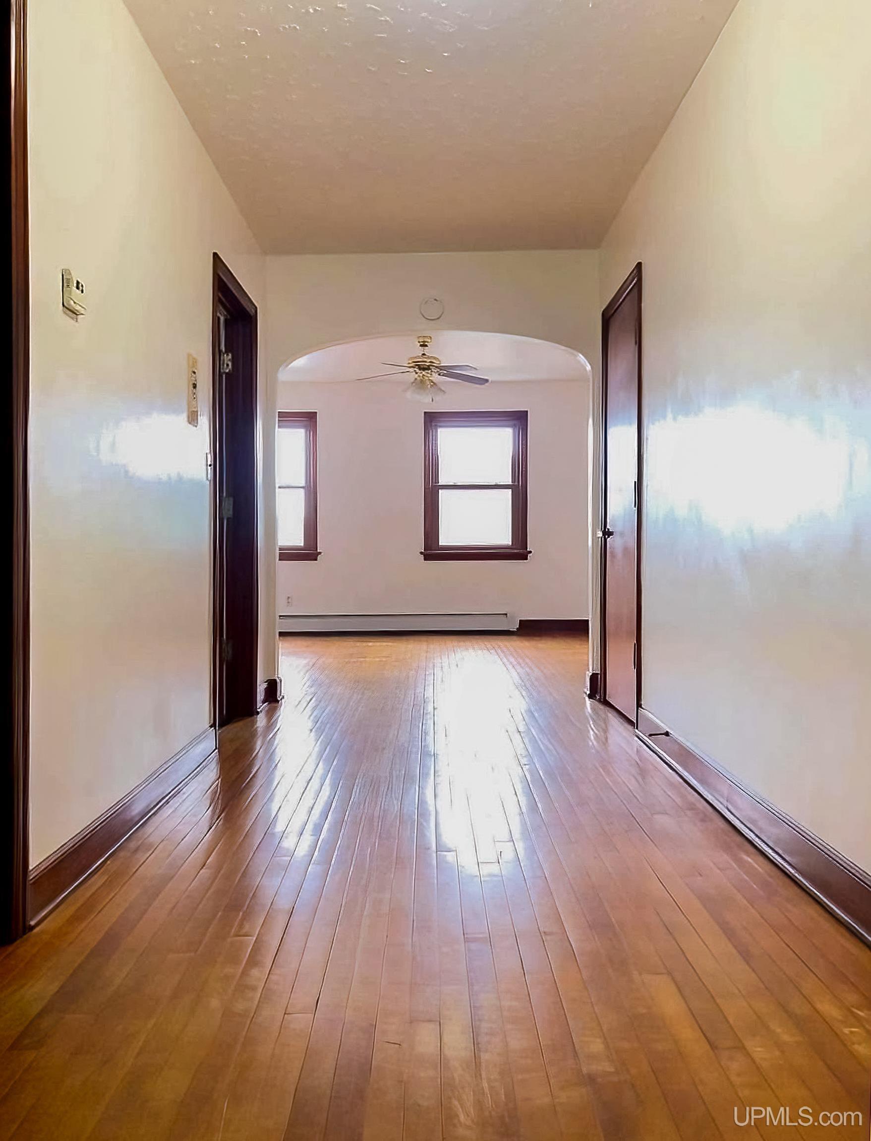 200 E Division Street Property Photo 15