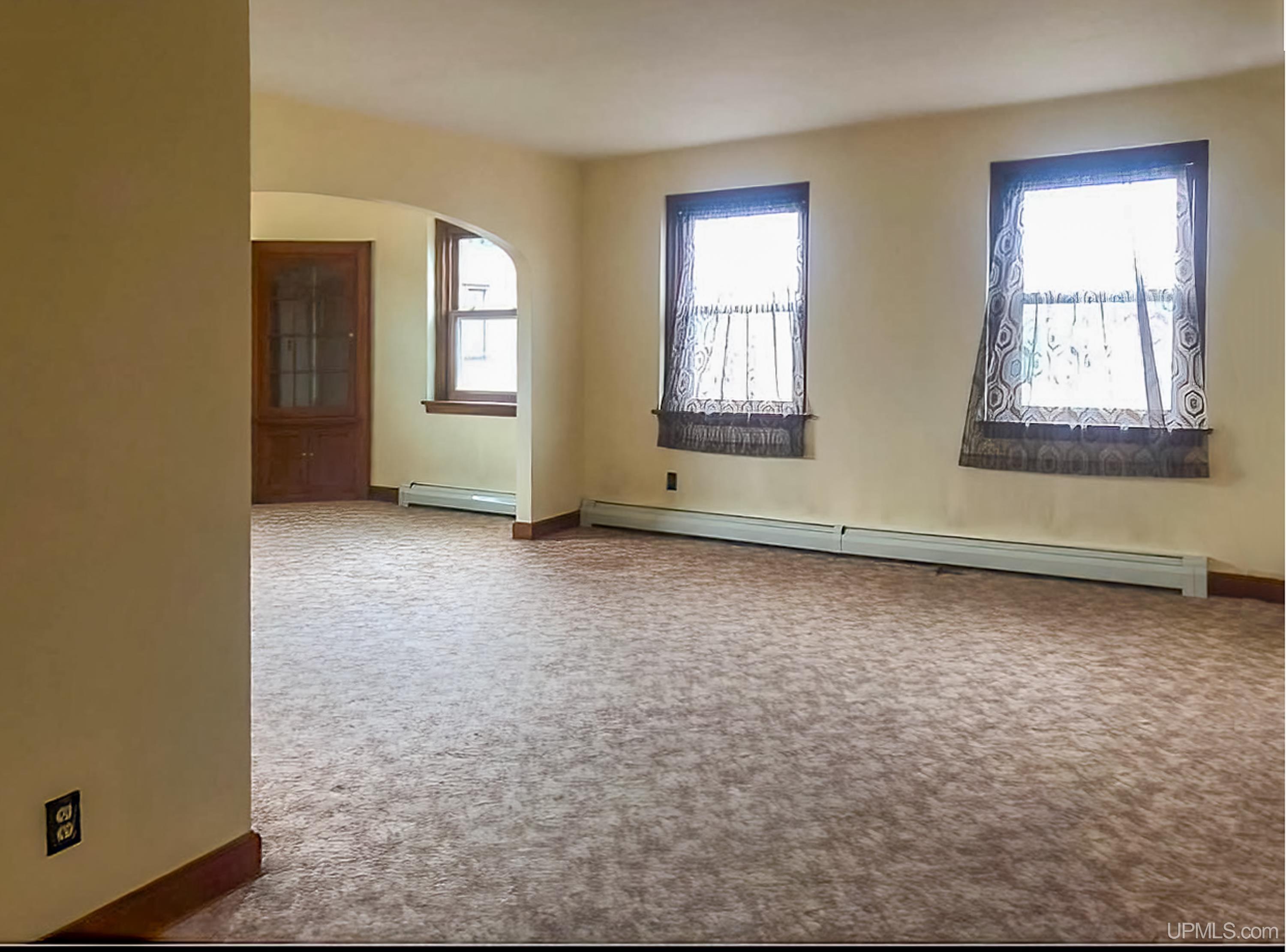 200 E Division Street Property Photo 23