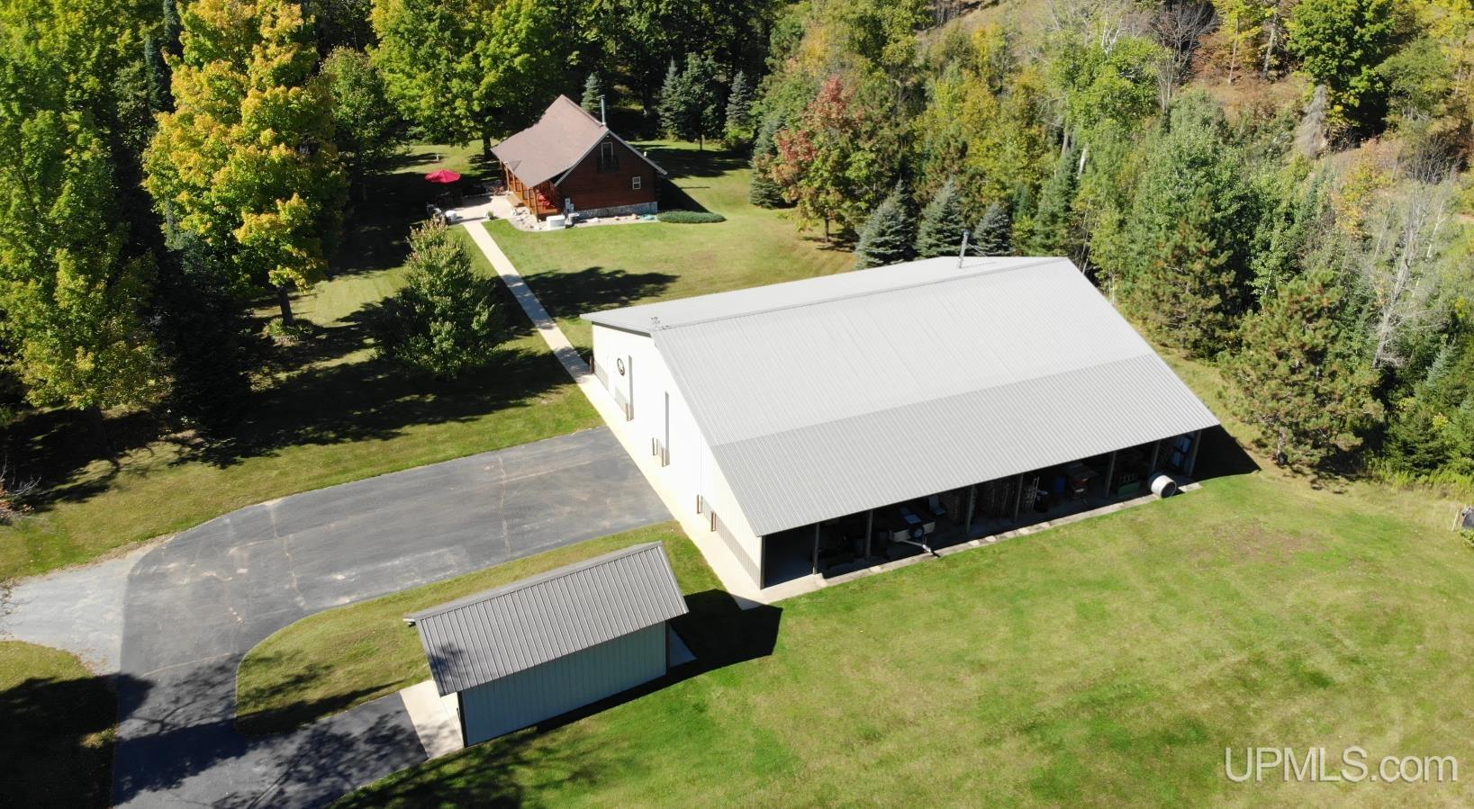 2792 County Line Road Property Photo 1