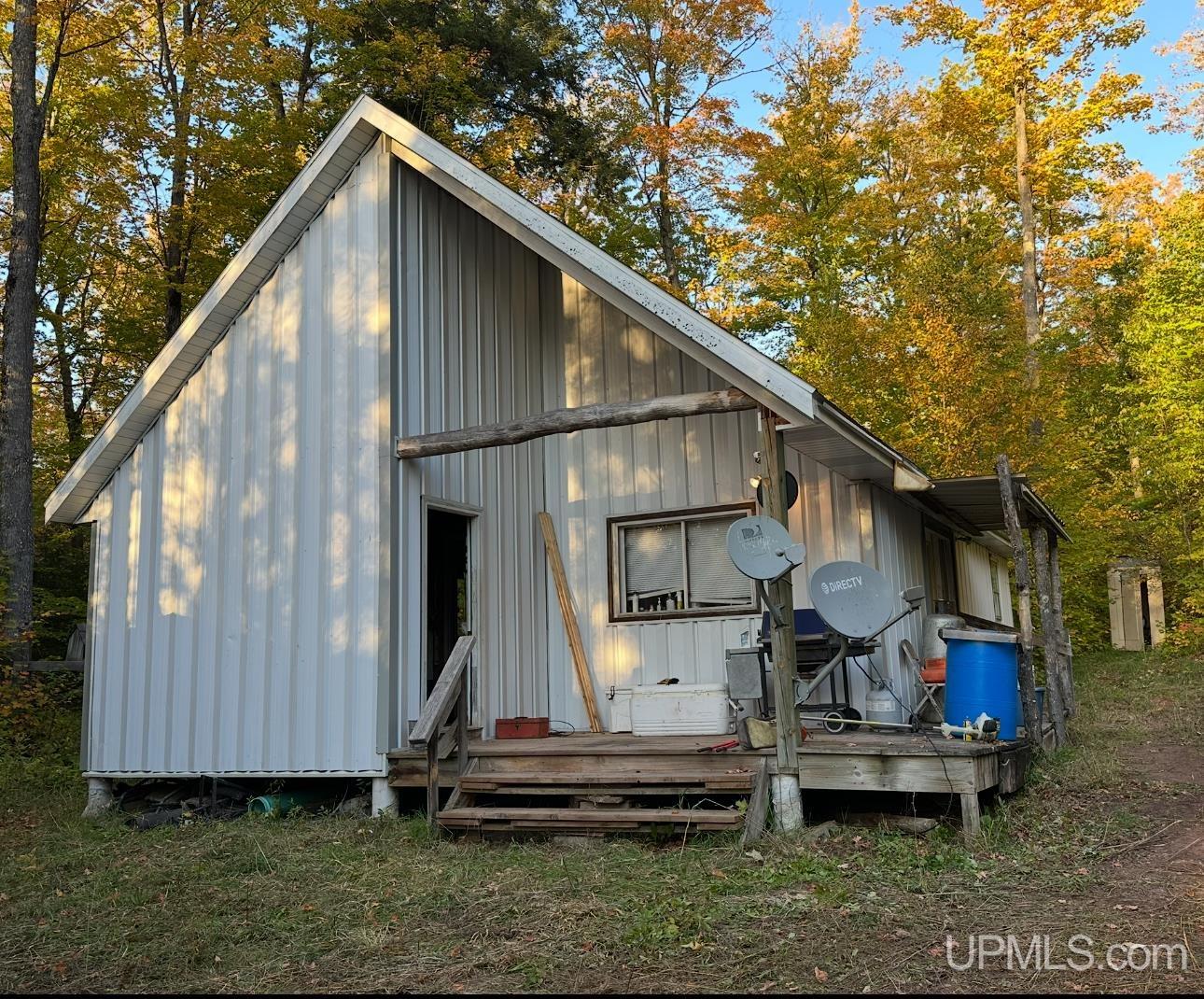 Off Forest Rd 250 Road Property Photo 1