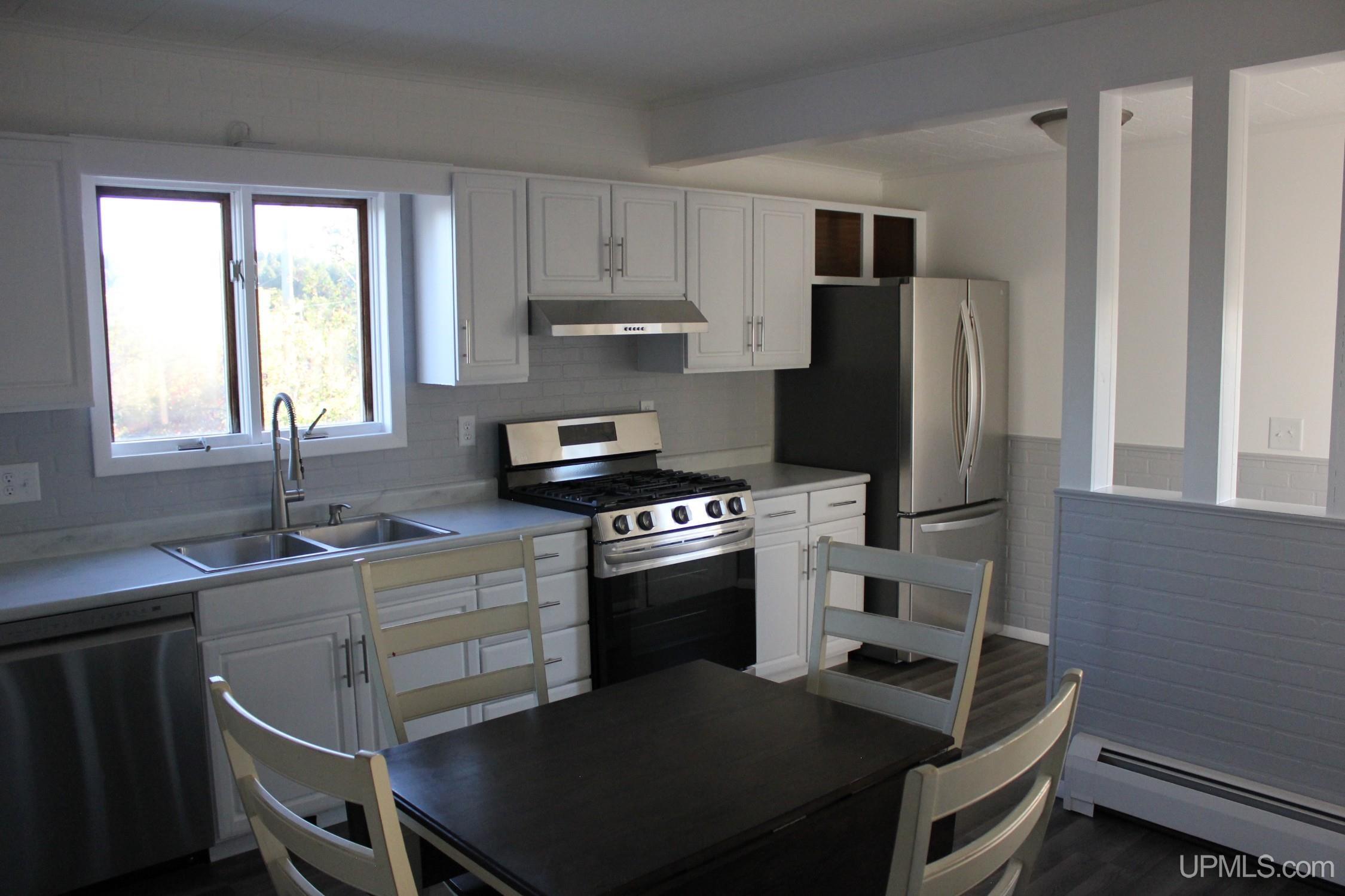 514 Hacey Street Property Photo 5