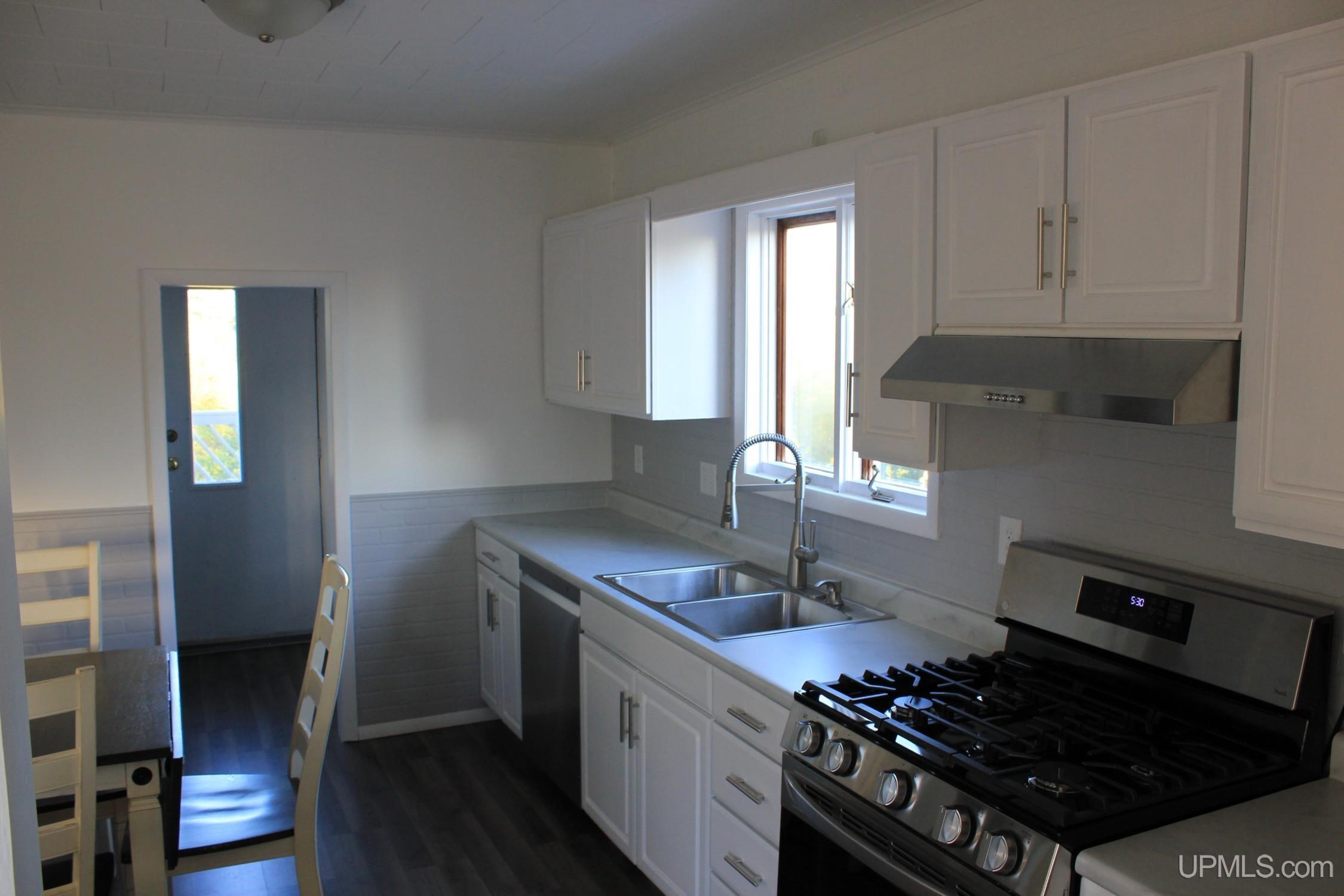 514 Hacey Street Property Photo 7