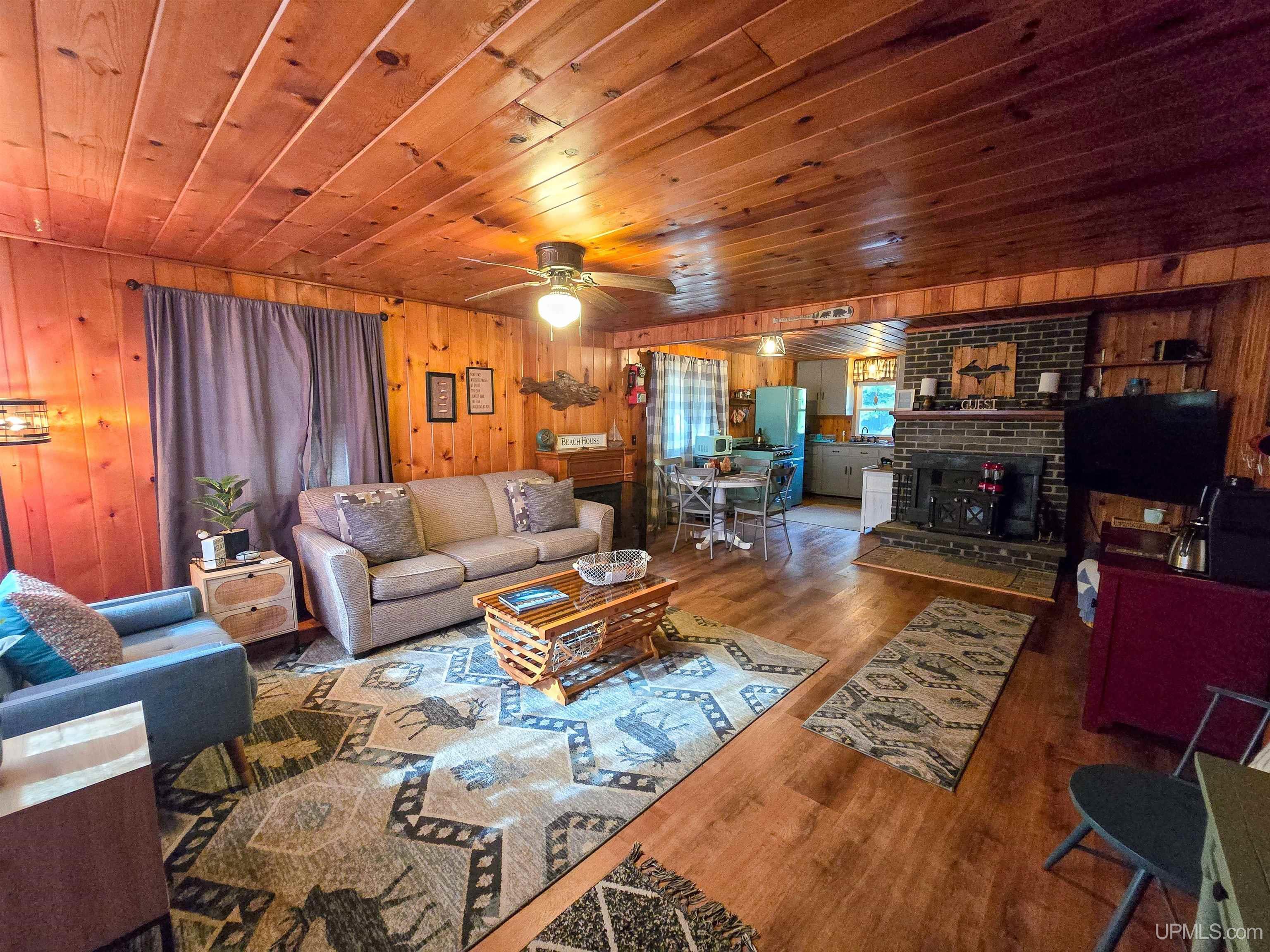 11573 42nd Road Property Photo 6