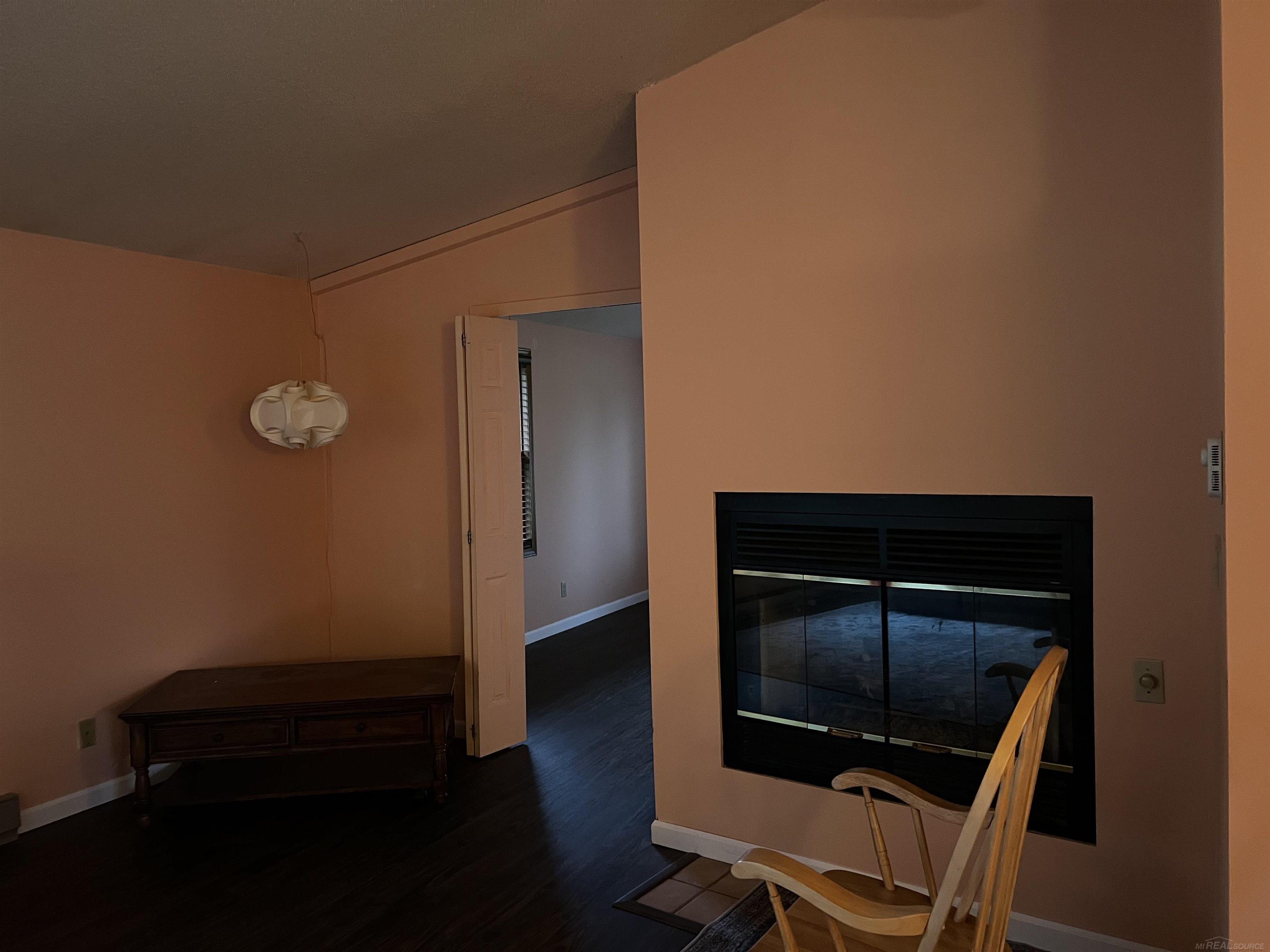 2039 S Riverside Drive Property Photo 12