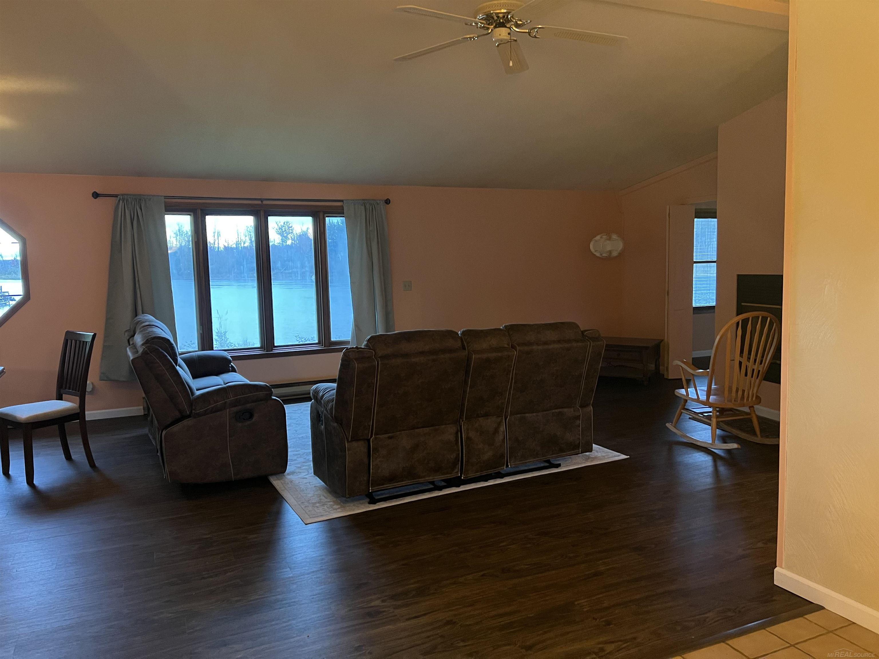 2039 S Riverside Drive Property Photo 15