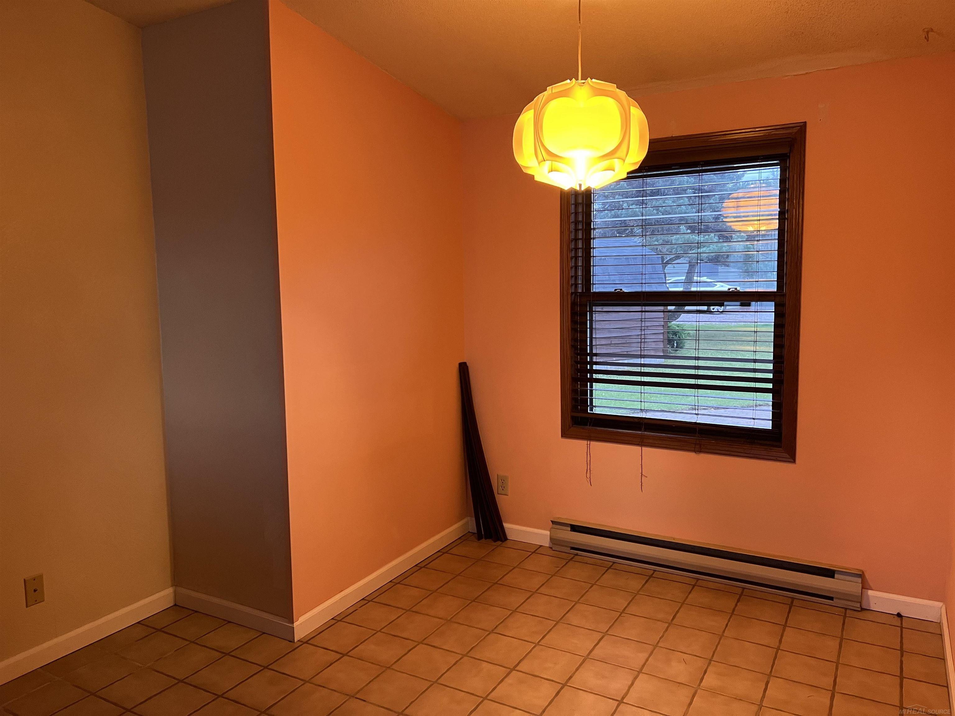 2039 S Riverside Drive Property Photo 16