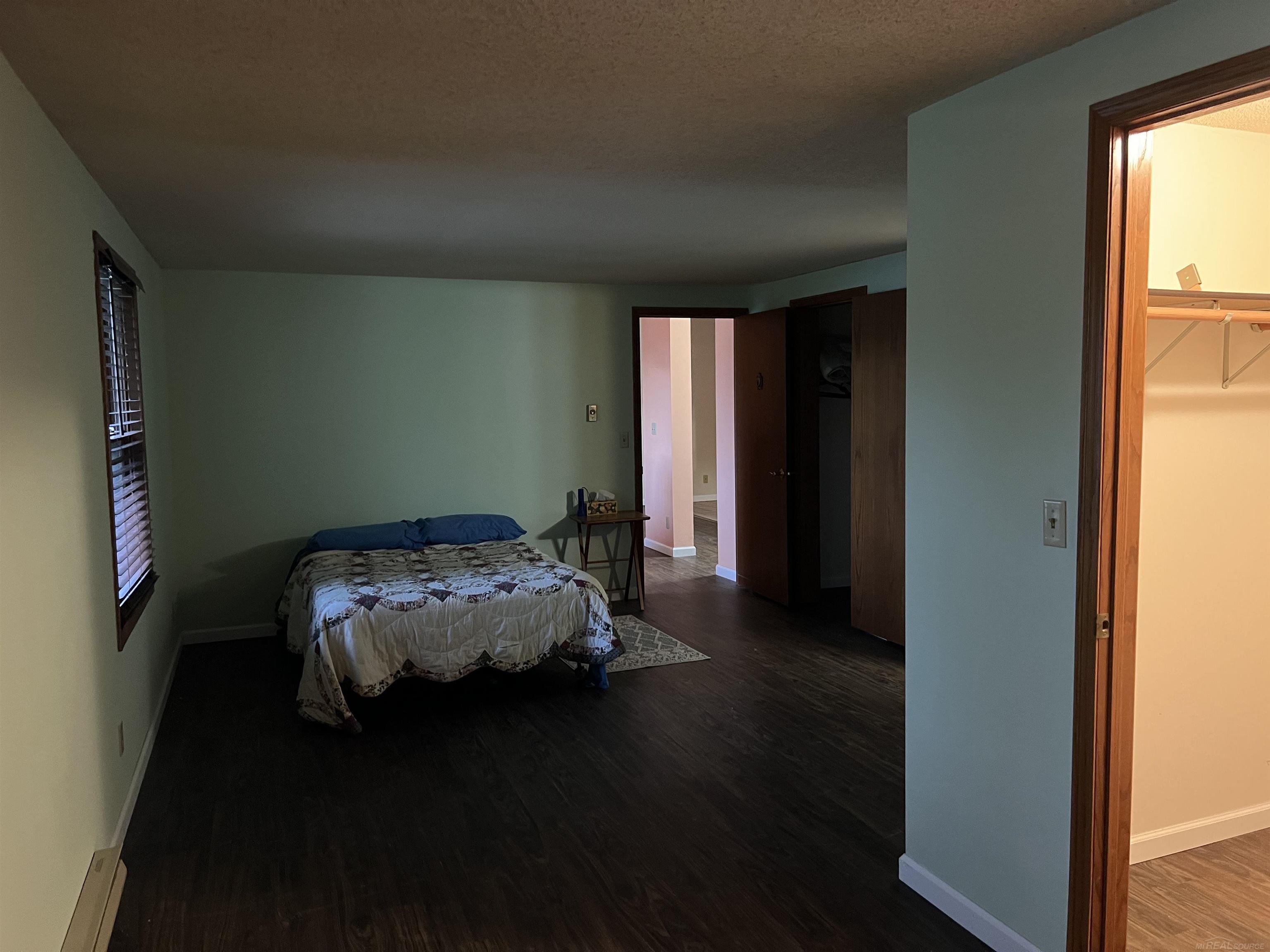 2039 S Riverside Drive Property Photo 19