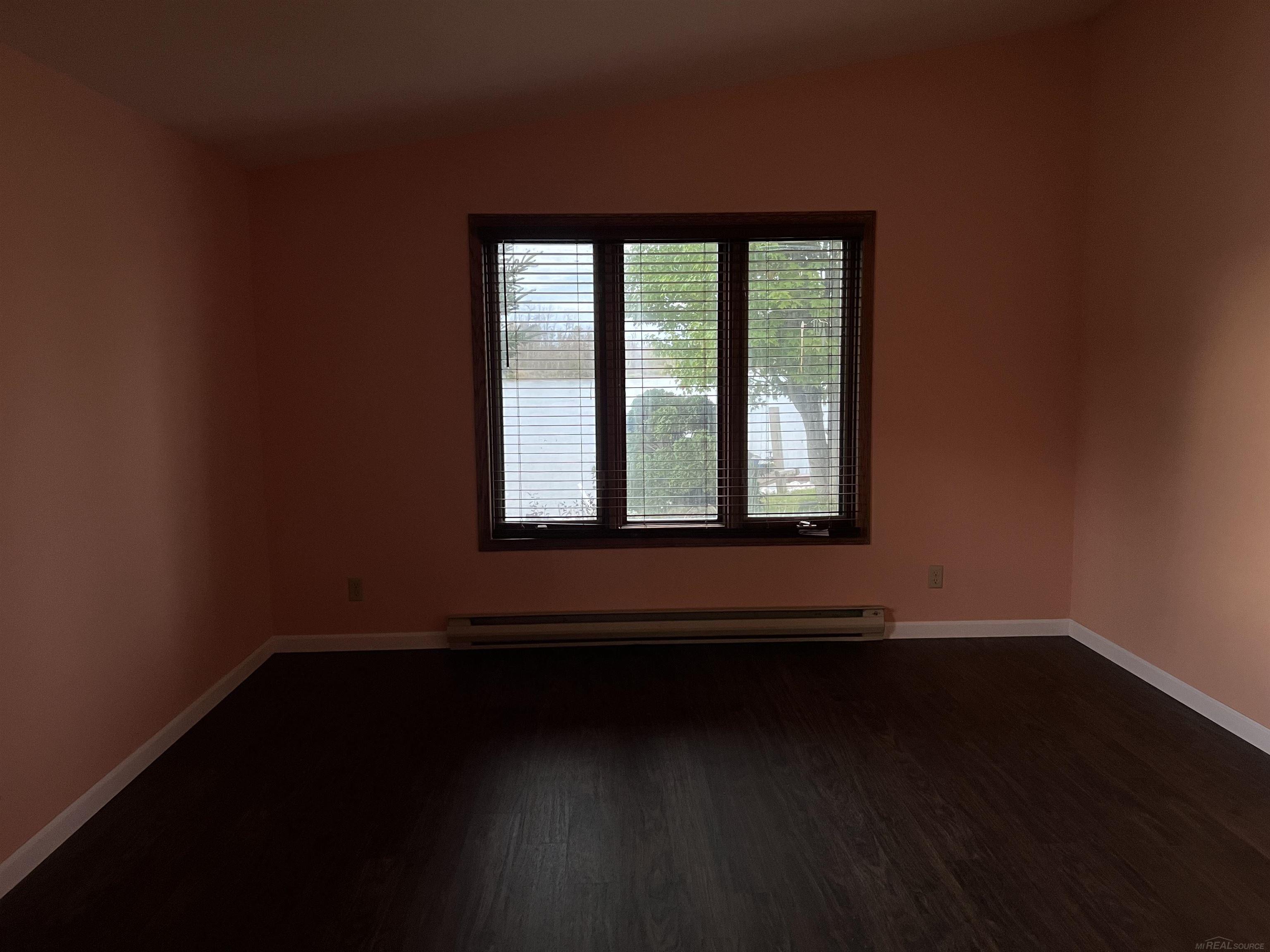 2039 S Riverside Drive Property Photo 23