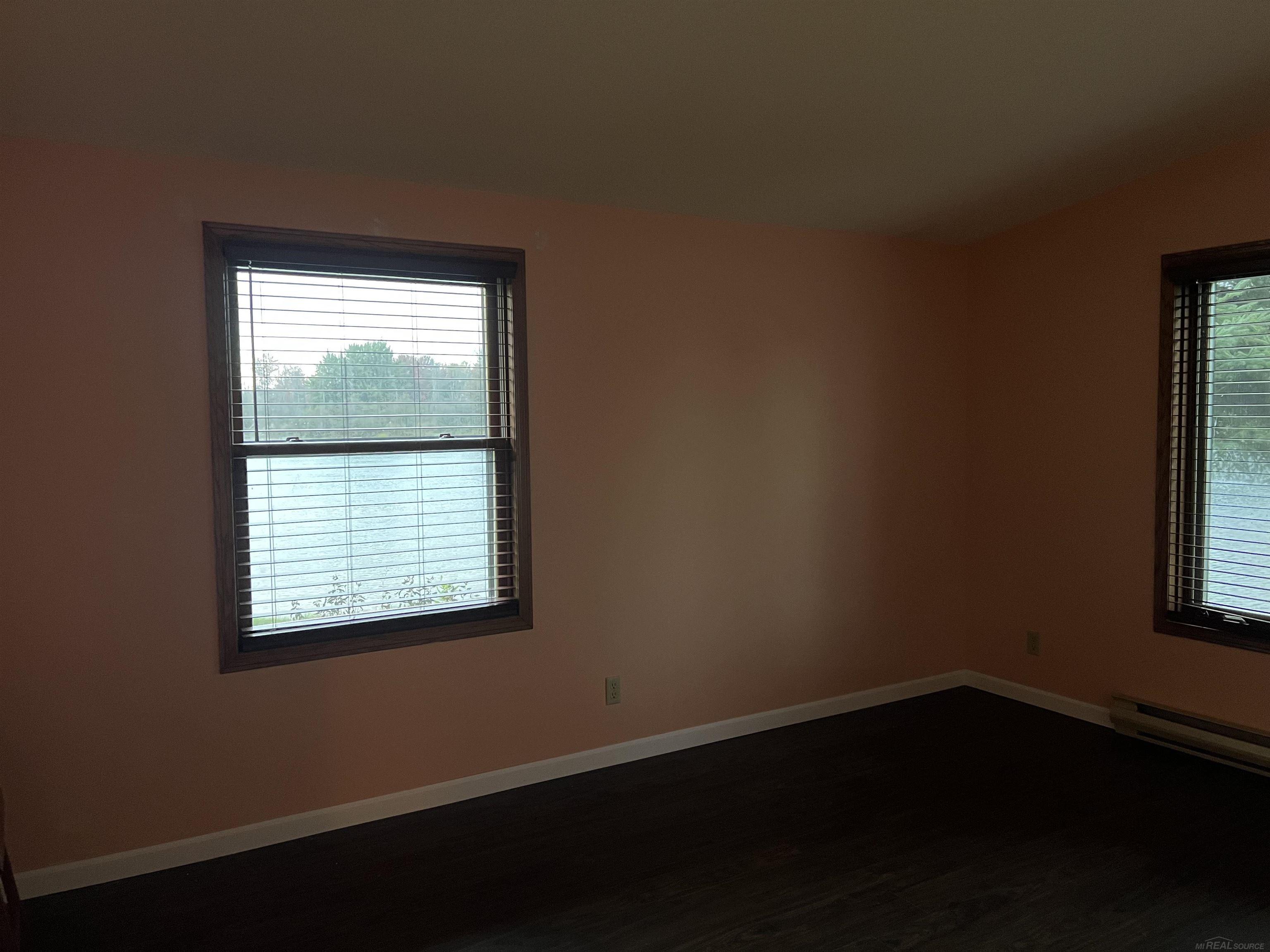 2039 S Riverside Drive Property Photo 24