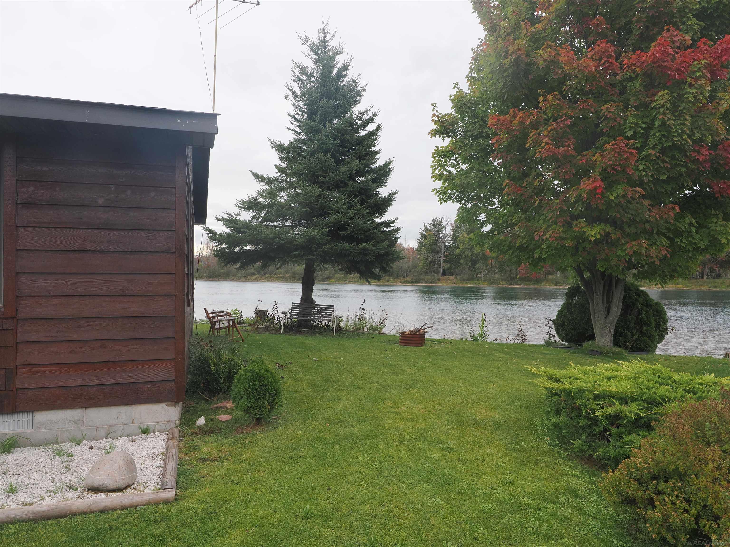 2039 S Riverside Drive Property Photo 30